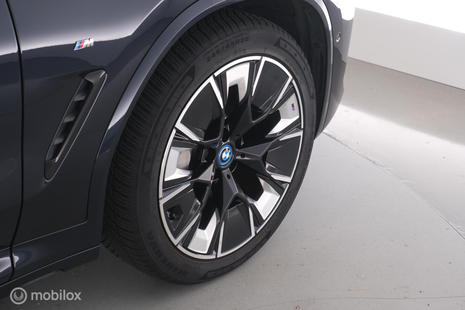Foto van BMW Ix3