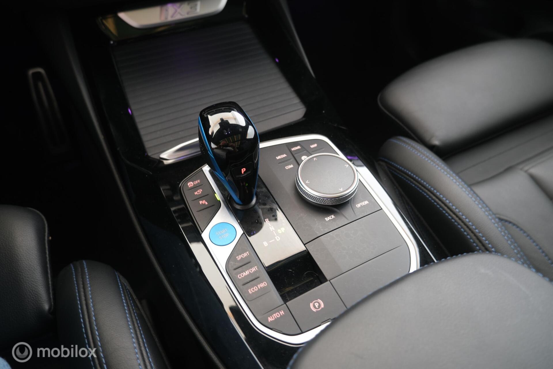 Foto van BMW Ix3