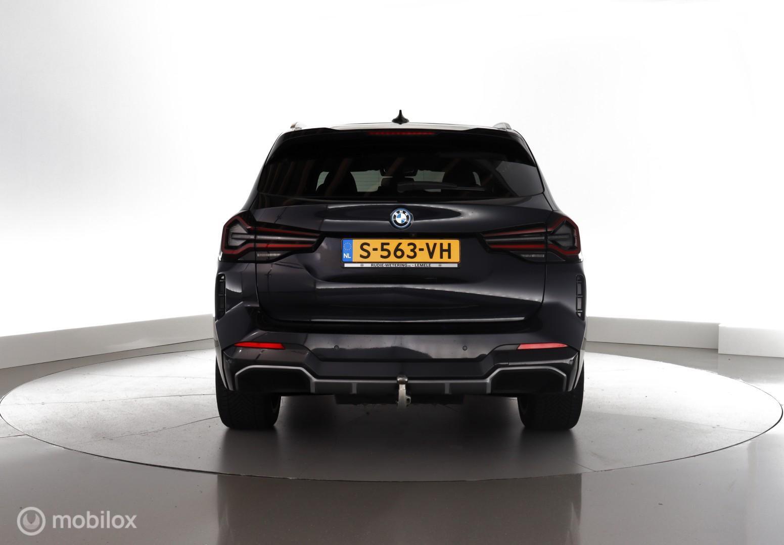 Foto van BMW Ix3