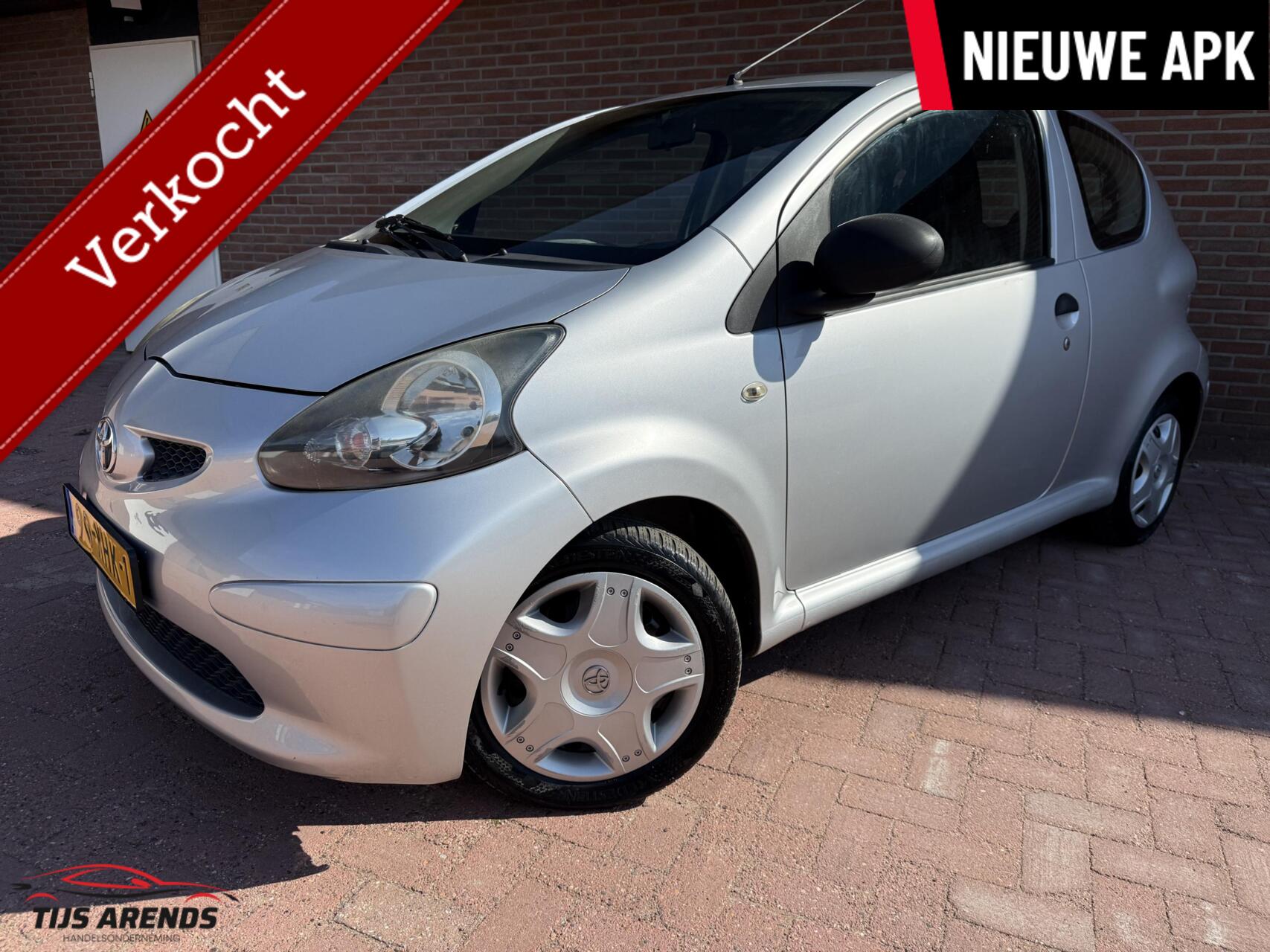 Toyota Toyota Aygo 1.0-12V|NWE APK|3-DRS|BOEKJES AANWEZIG| 2006 - voorkant