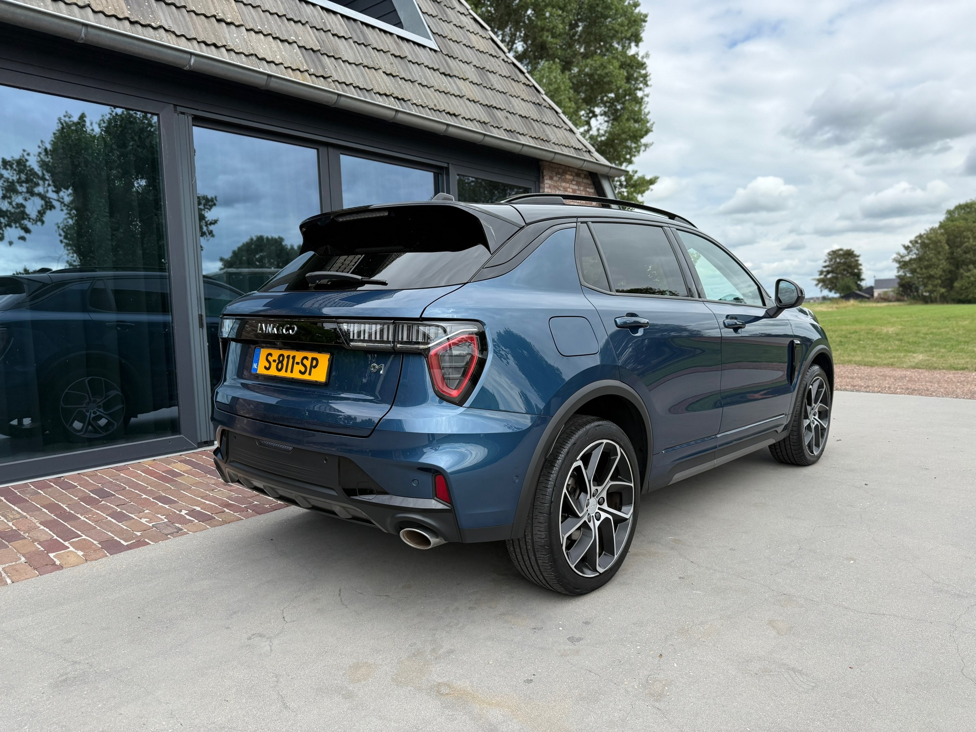 Foto van Lynk&co LYNK & Co 01