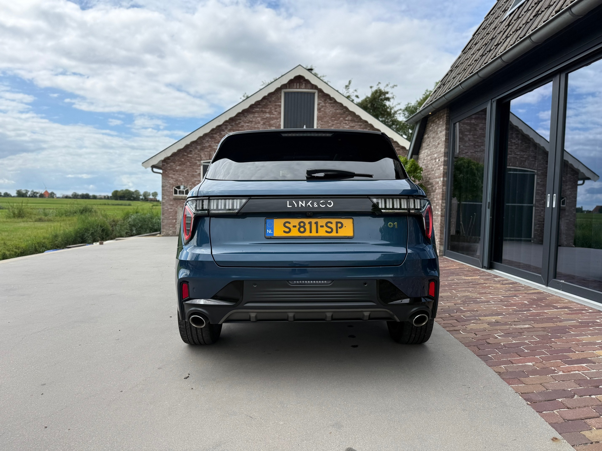 Foto van Lynk&co LYNK & Co 01