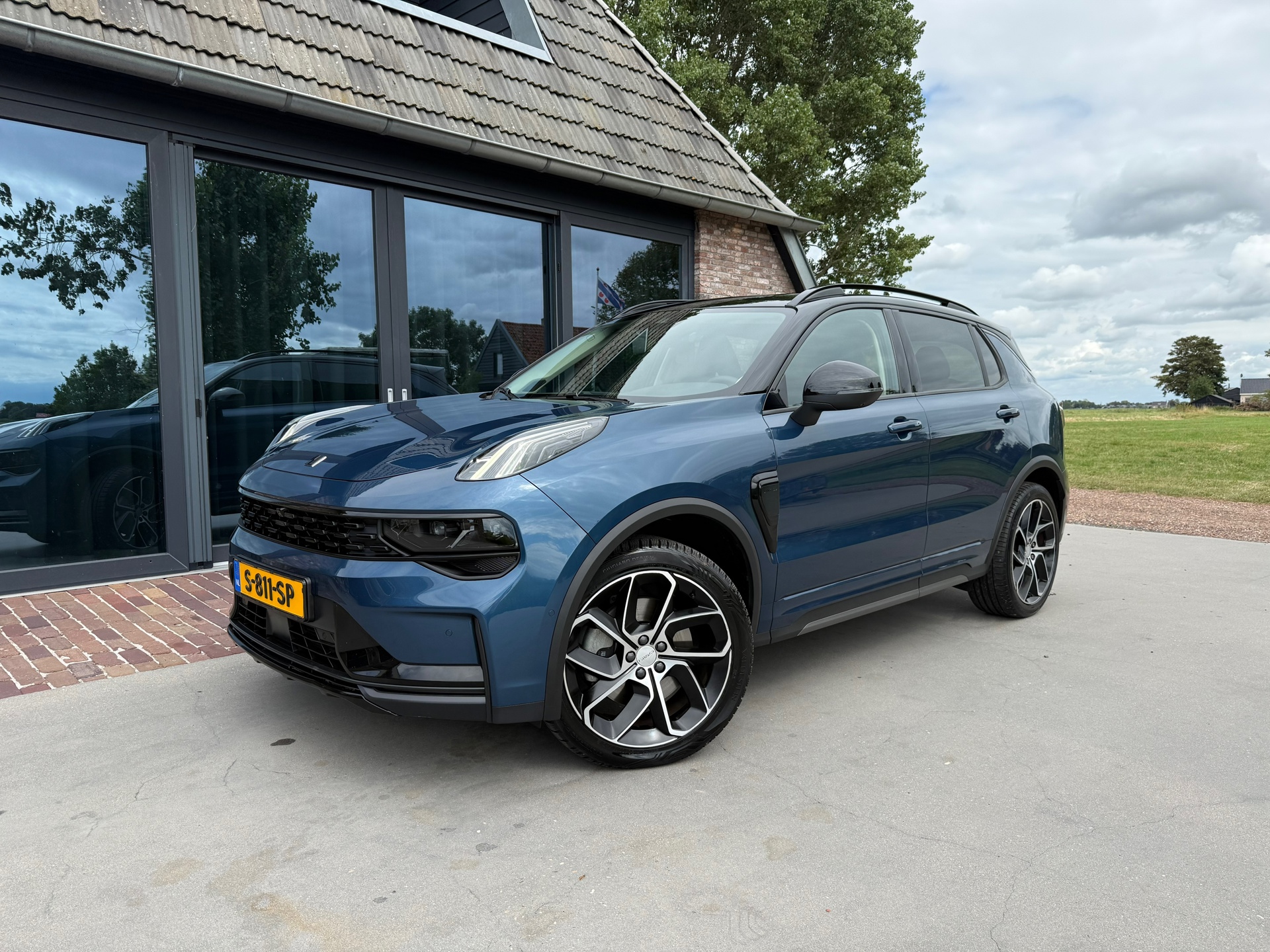 Foto van Lynk&co LYNK & Co 01