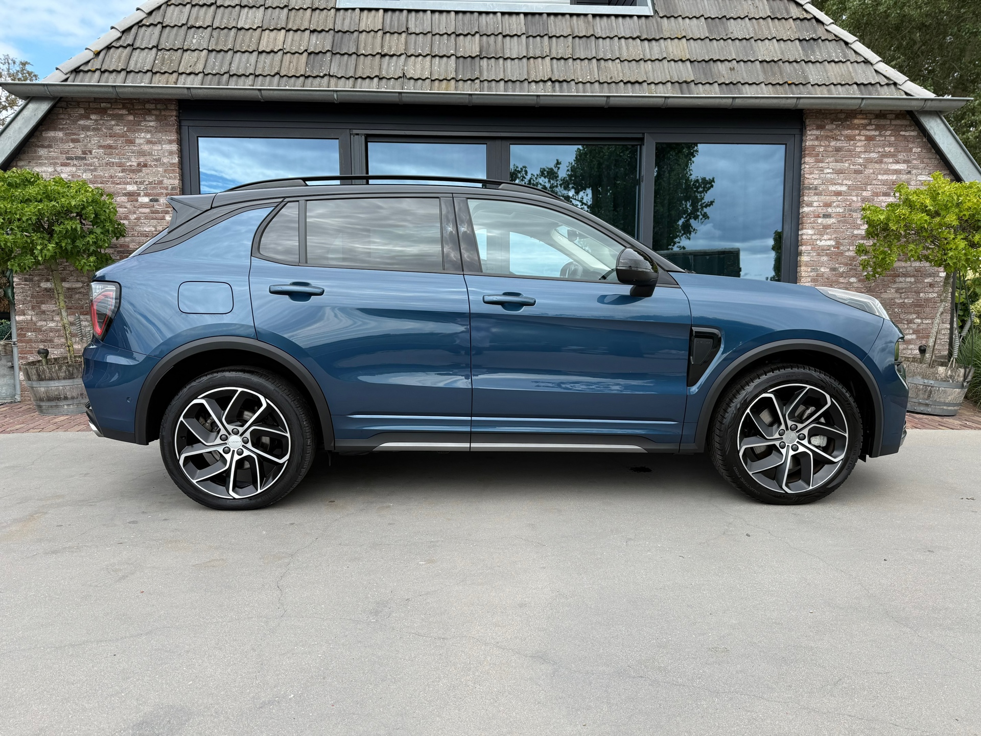 Foto van Lynk&co LYNK & Co 01