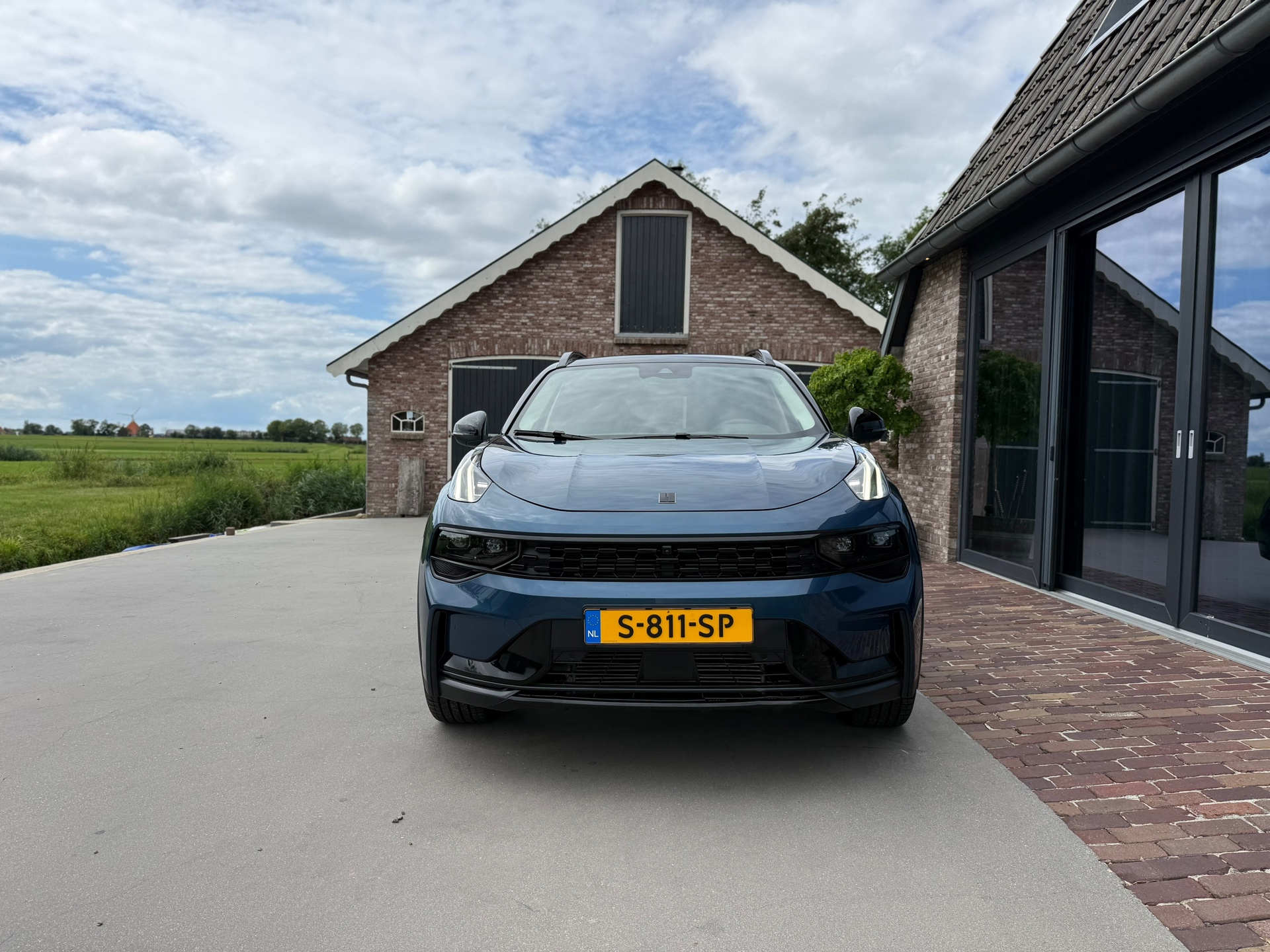 Foto van Lynk&co LYNK & Co 01