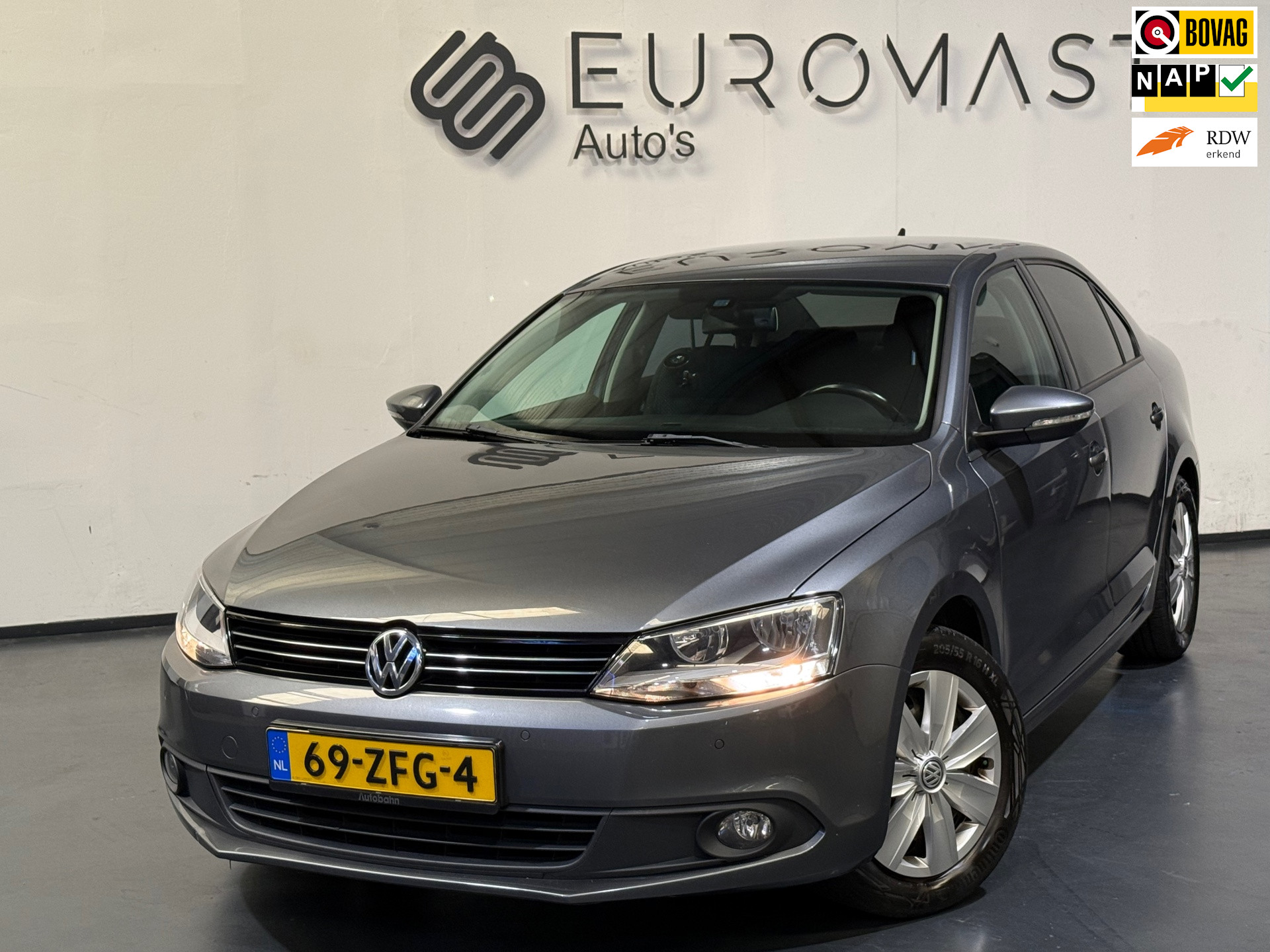 Volkswagen Jetta 1.2 TSI Comfort Executive Line Navi Cruise Airco Nieuwe Apk 2012 - voorkant