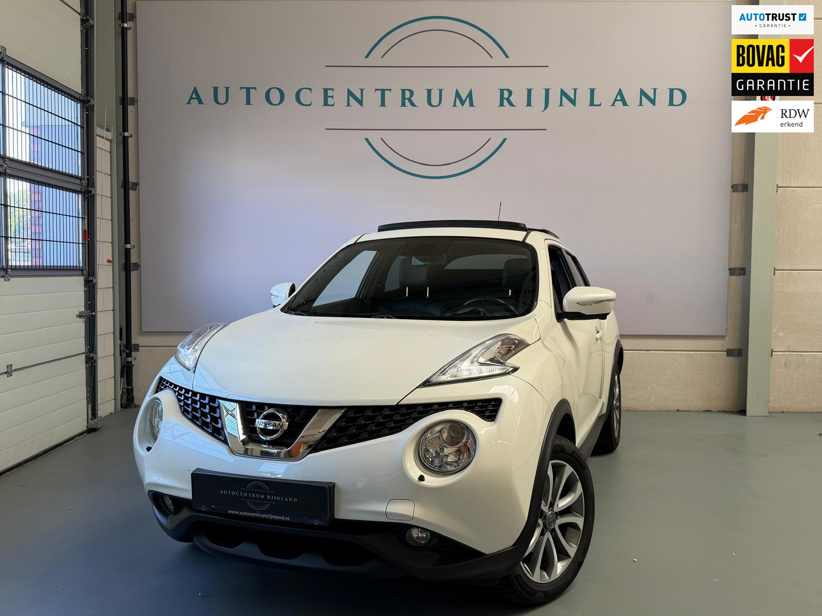 Nissan Nissan Juke 1.2 DIG-T S/S Tekna, Pano, Navi, Cruise, camera, Leer 2015 - voorkant