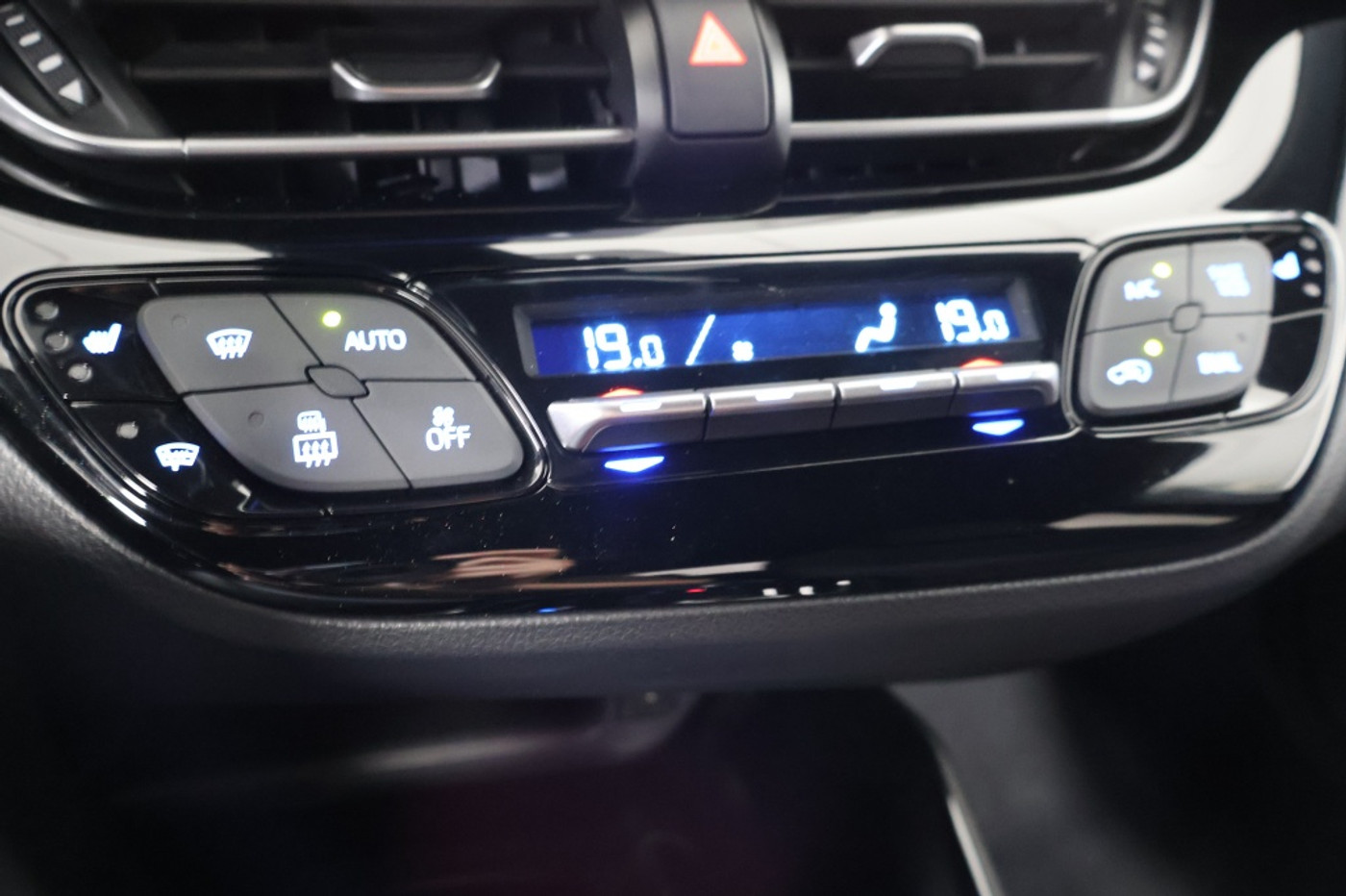 Foto van Toyota Toyota C-hr