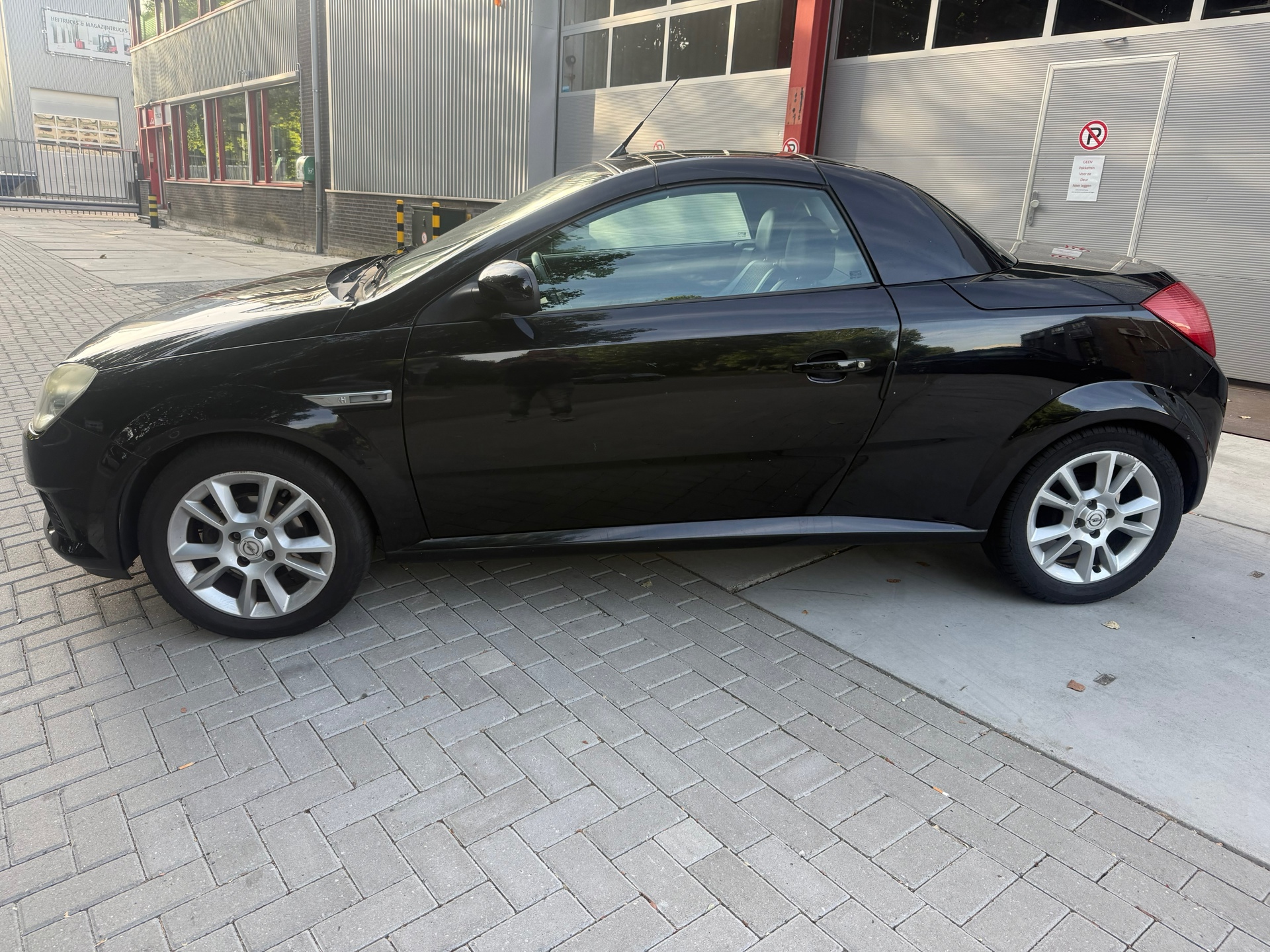 Foto van Opel Tigra