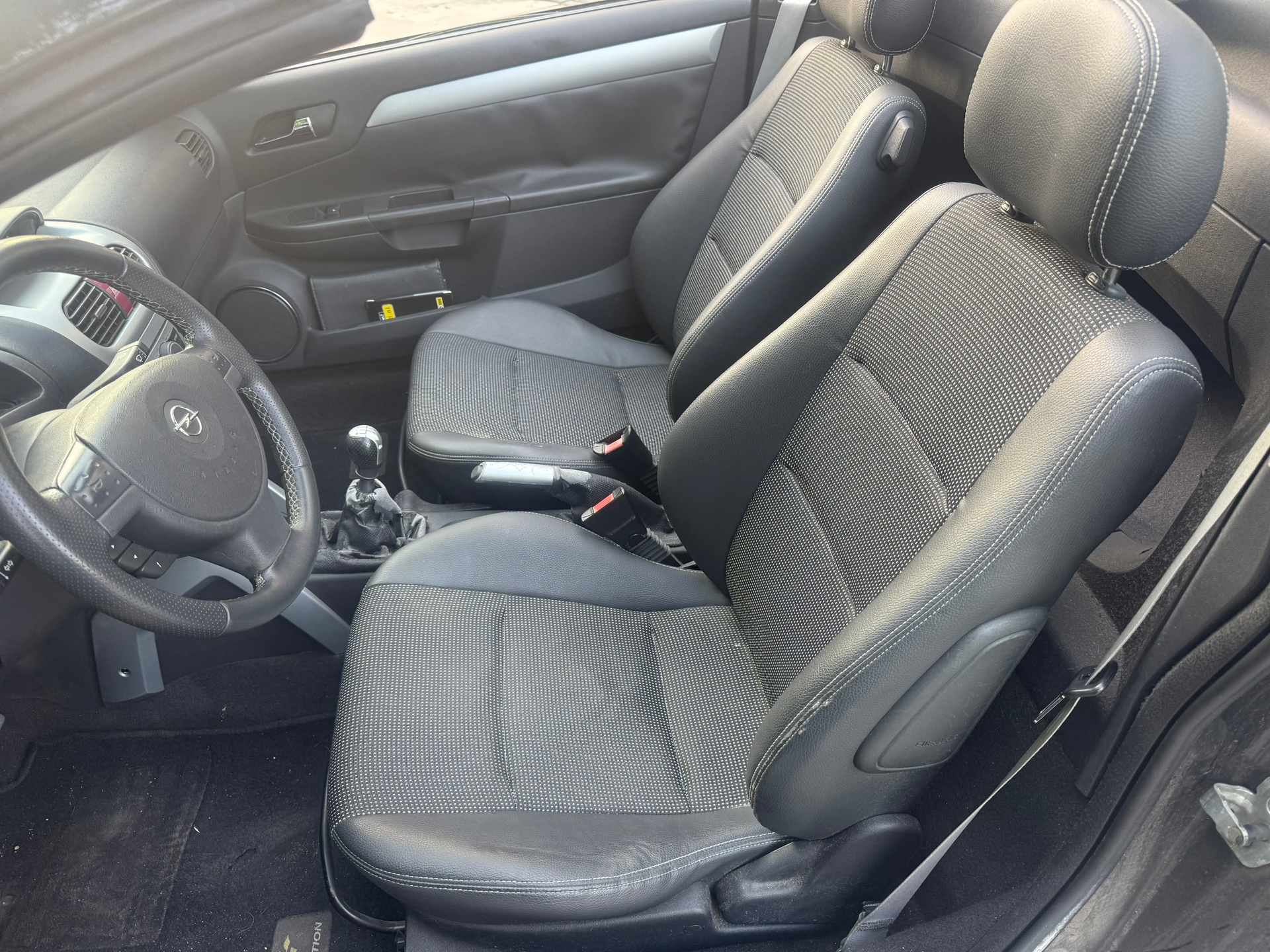 Foto van Opel Tigra