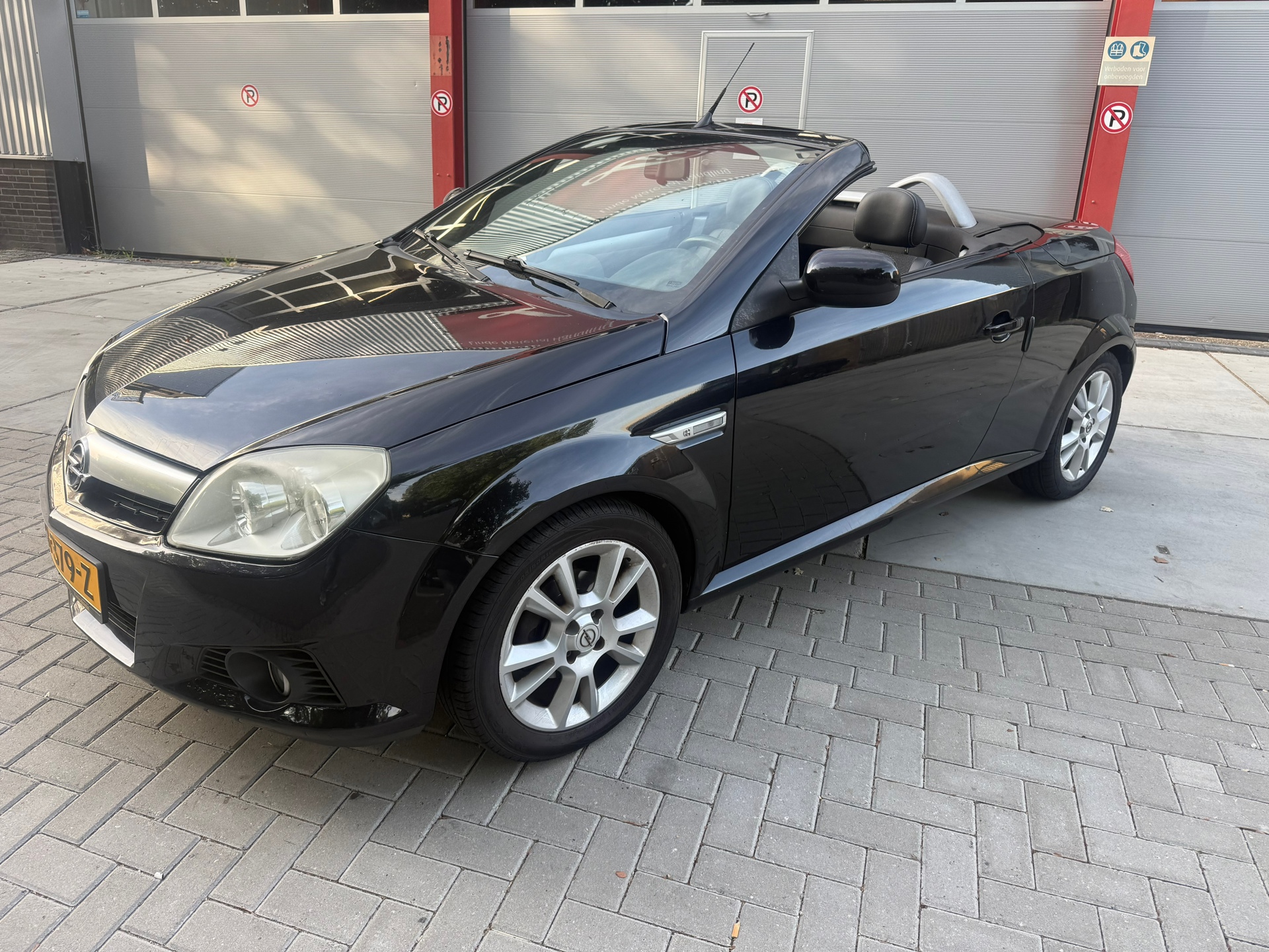 Foto van Opel Tigra