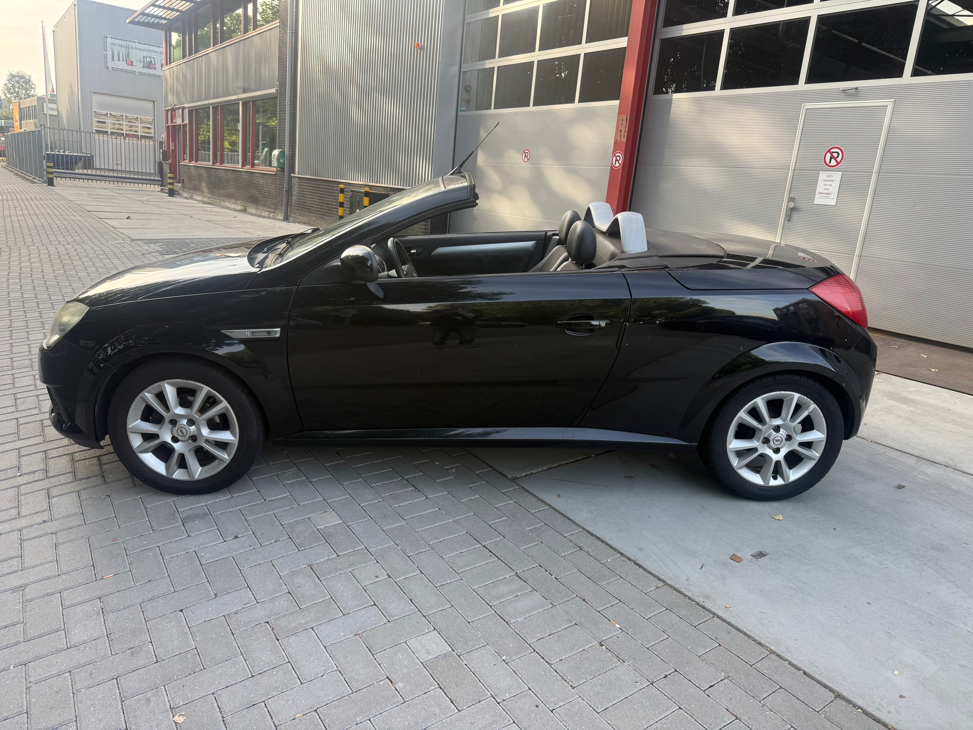 Foto van Opel Tigra
