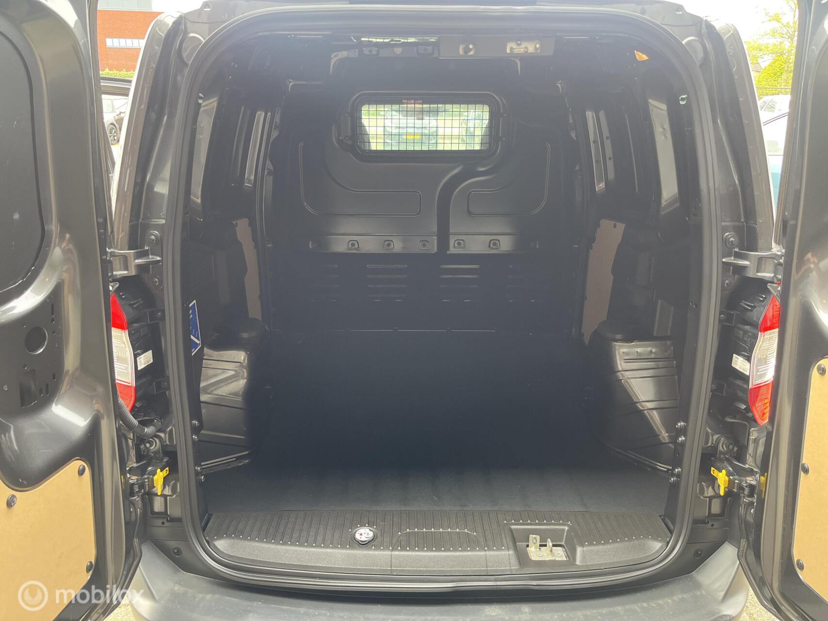 Foto van Ford Transit Courier
