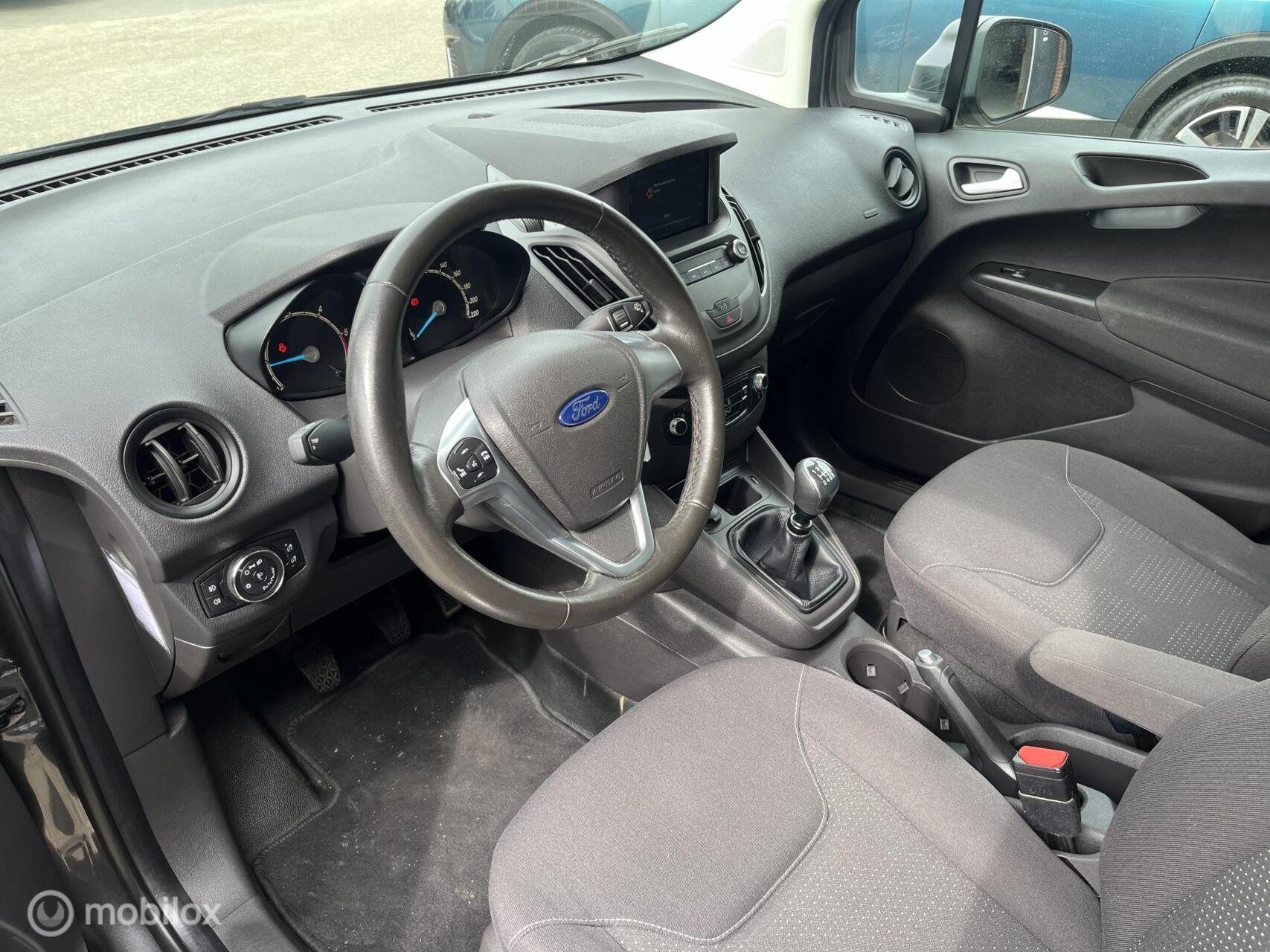 Foto van Ford Transit Courier