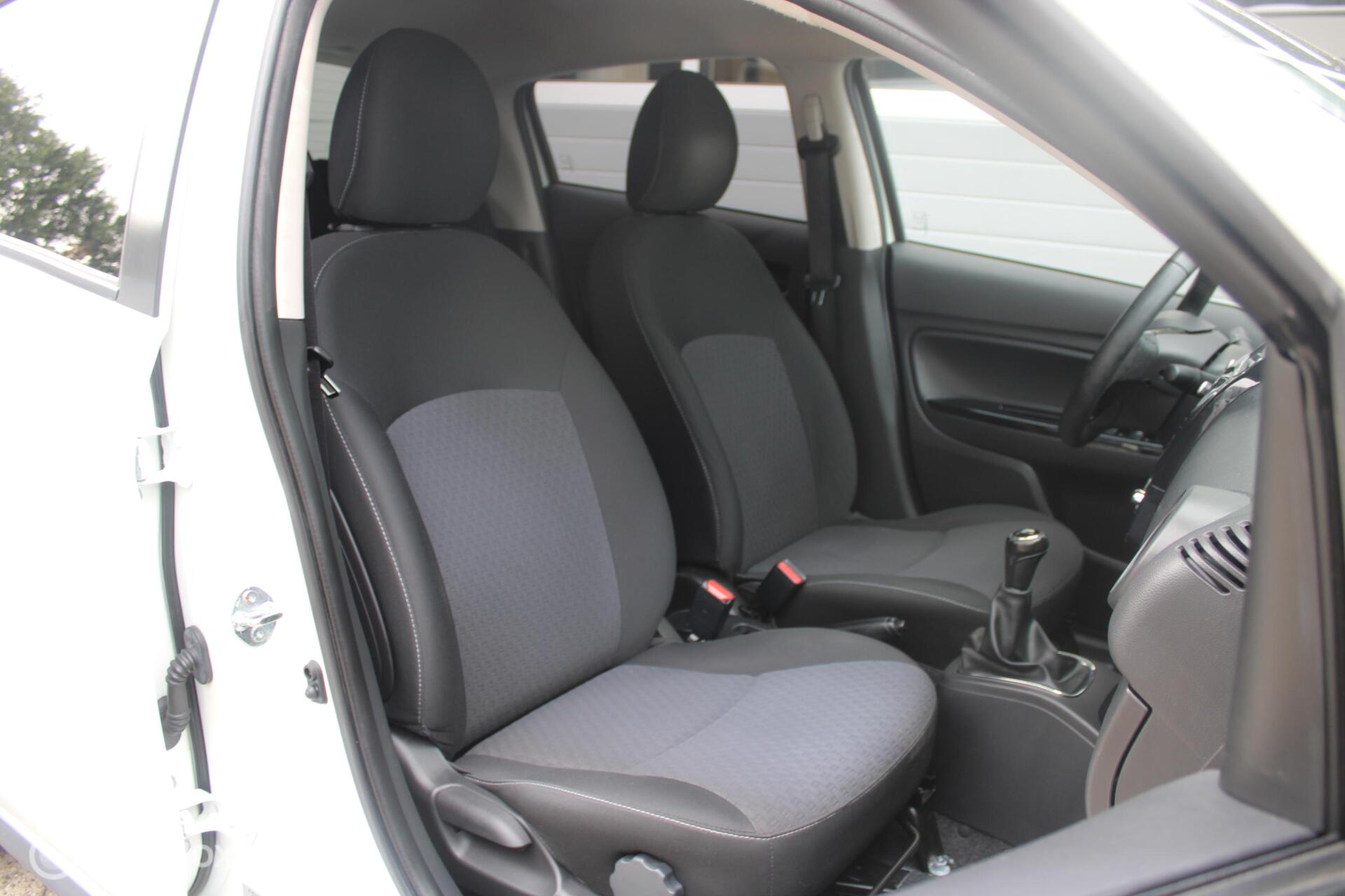 Foto van Mitsubishi Mitsubishi Space Star