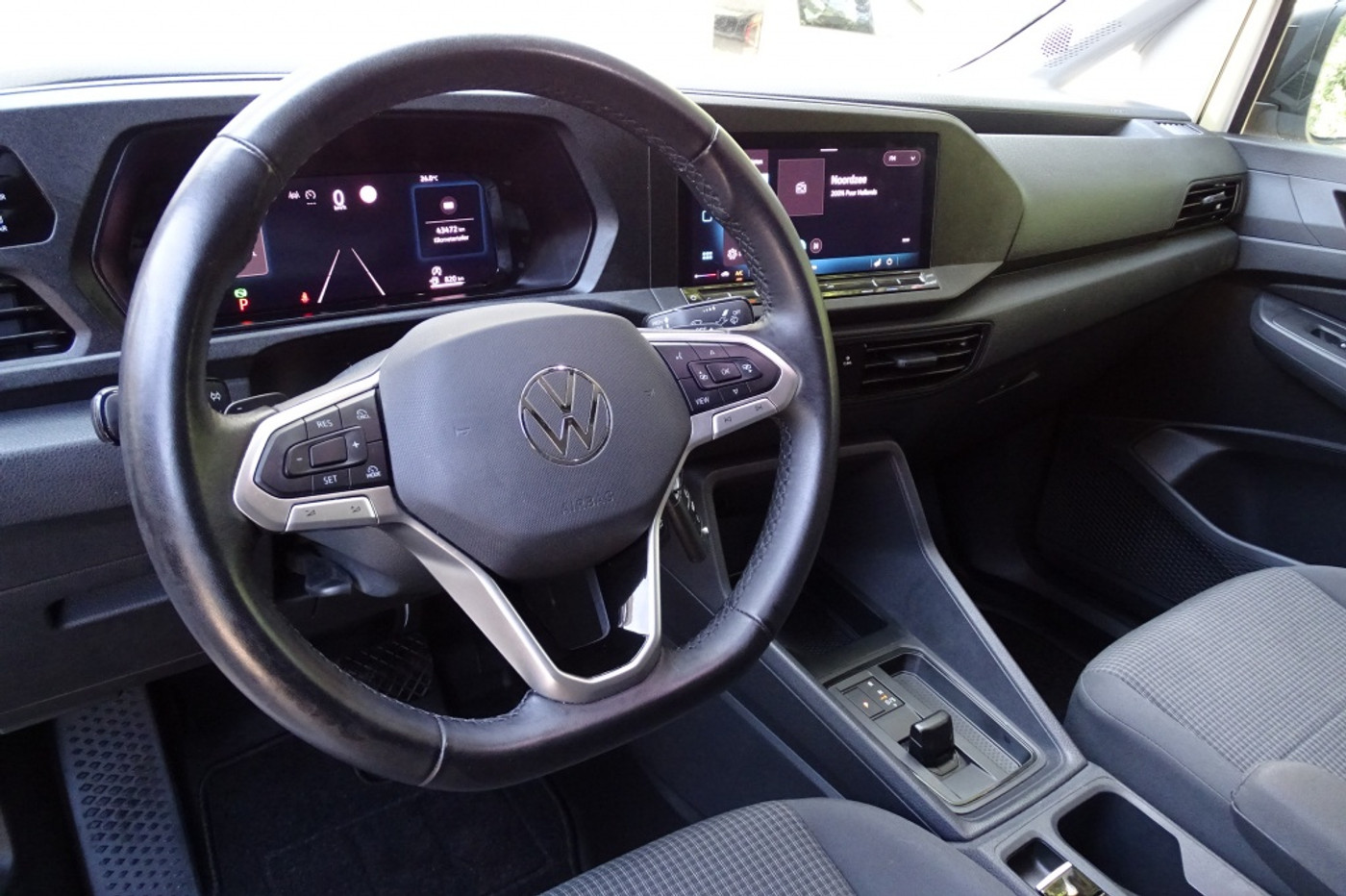 Foto van Volkswagen Caddy Modified Partition Wall