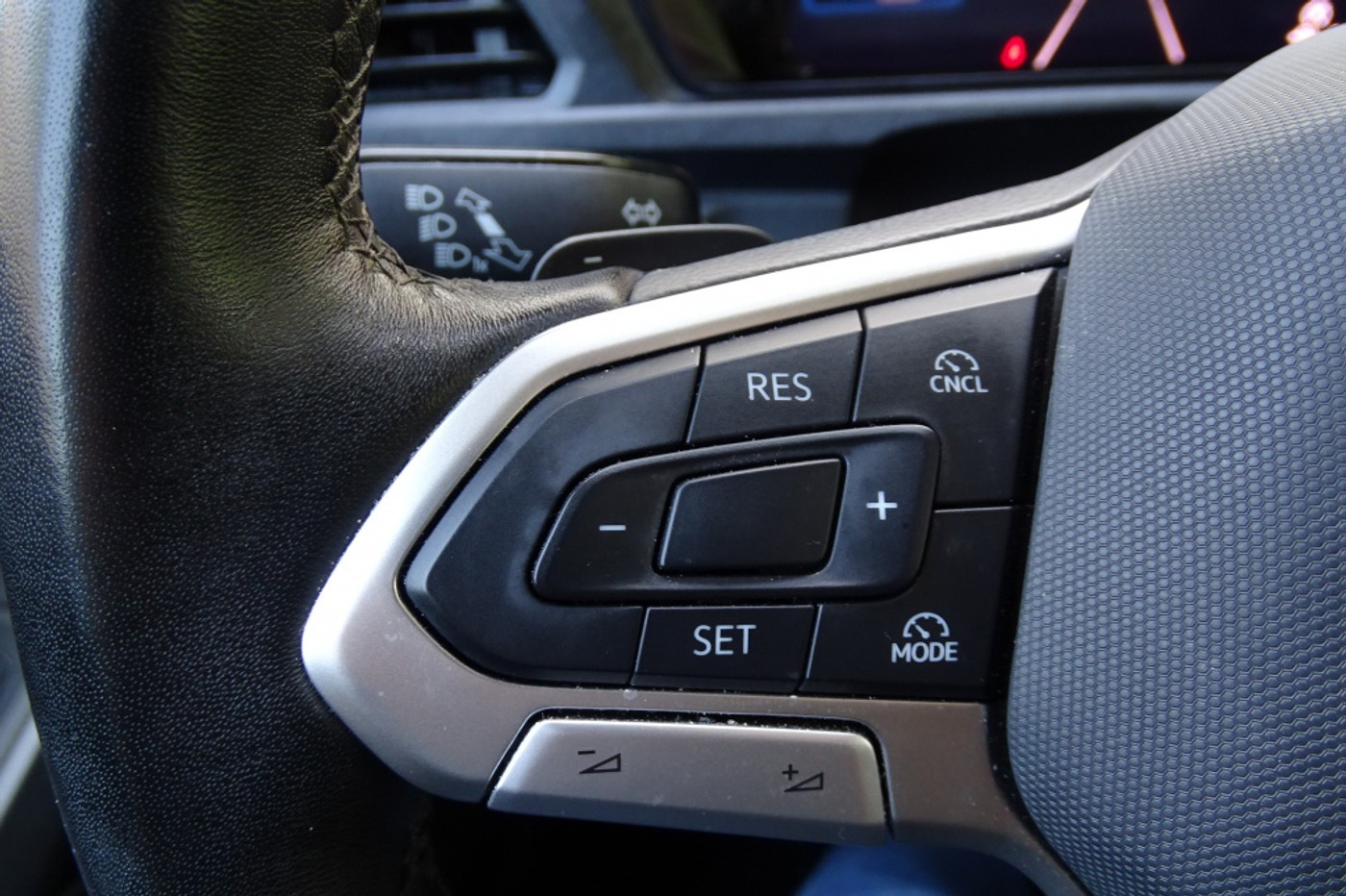 Foto van Volkswagen Caddy Modified Partition Wall