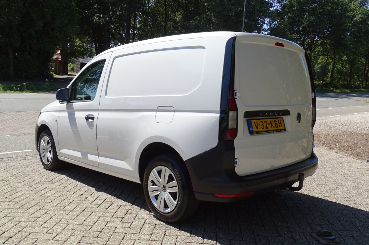 Foto van Volkswagen Caddy Modified Partition Wall