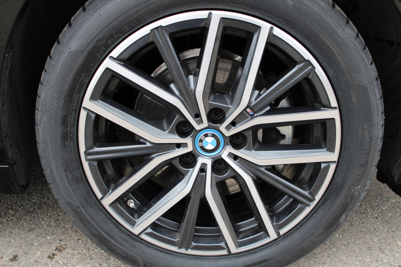 Foto van BMW 225e xDrive Active Tourer