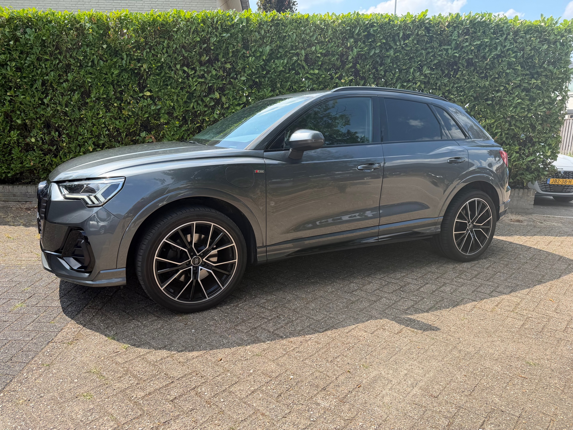 Foto van Audi Q3 E-tron