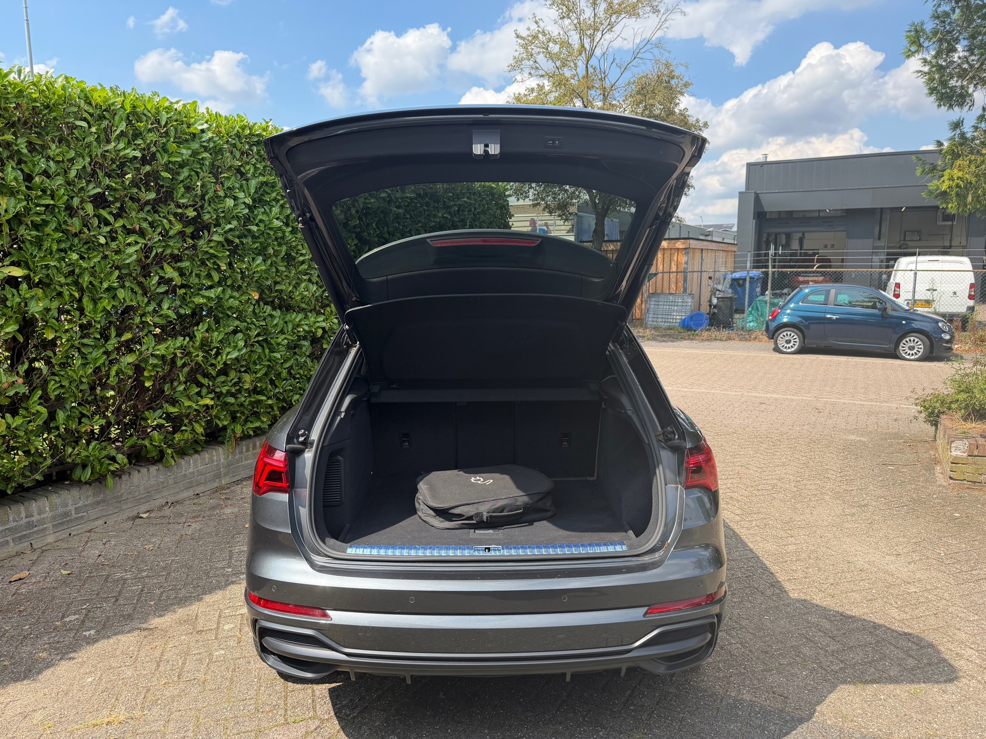 Foto van Audi Q3 E-tron