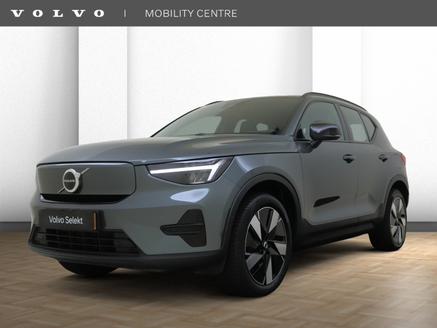 Volvo Ex40 Extended Plus 82 kWh | Trekhaak | All-Seasonbanden 2025 - voorkant