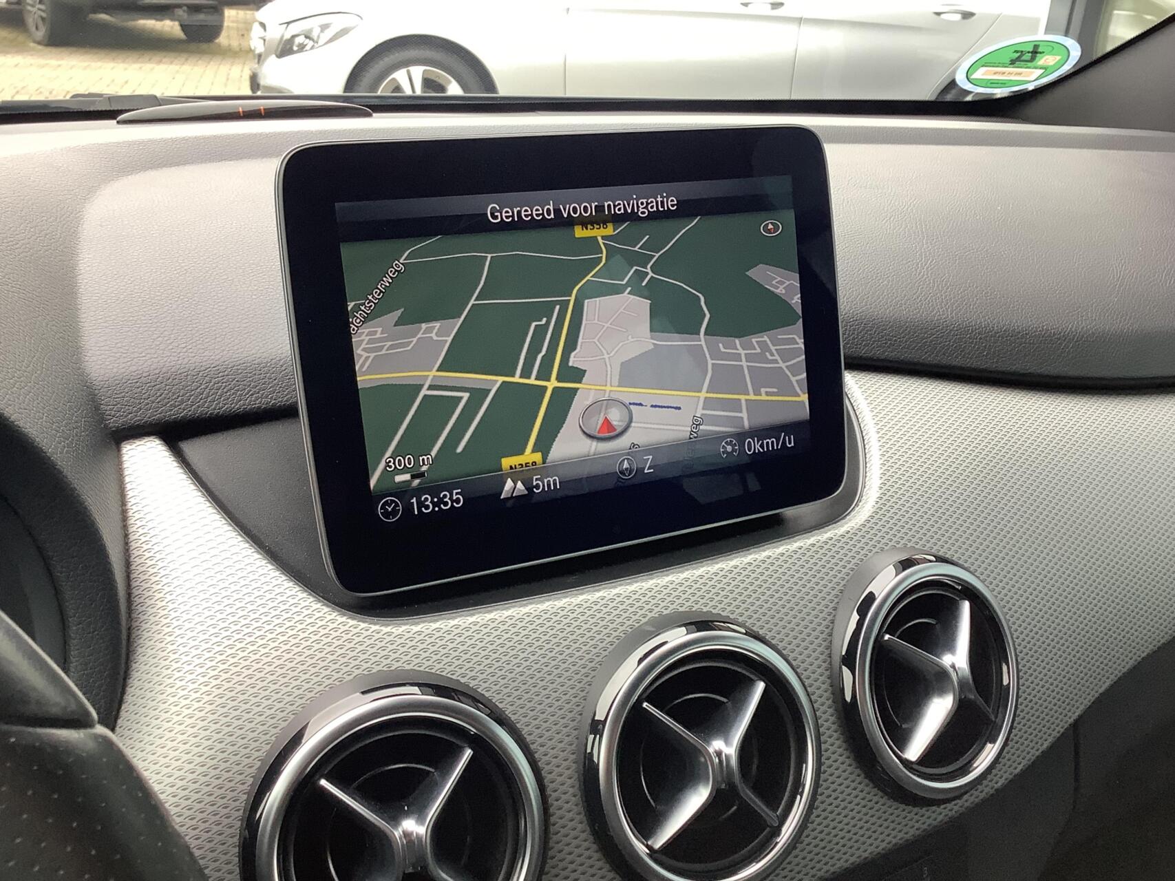 Foto van Mercedes-Benz B 200