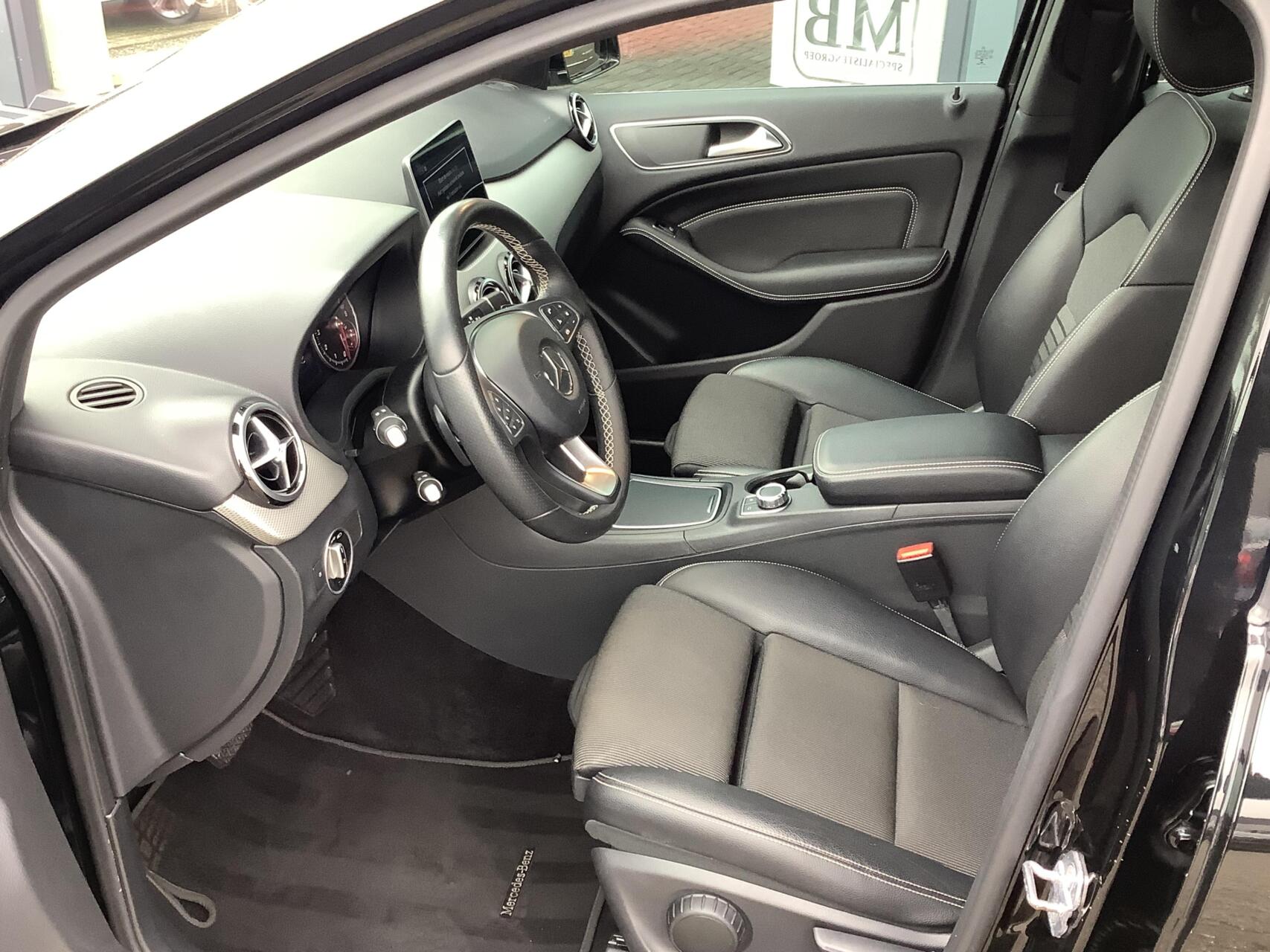 Foto van Mercedes-Benz B 200