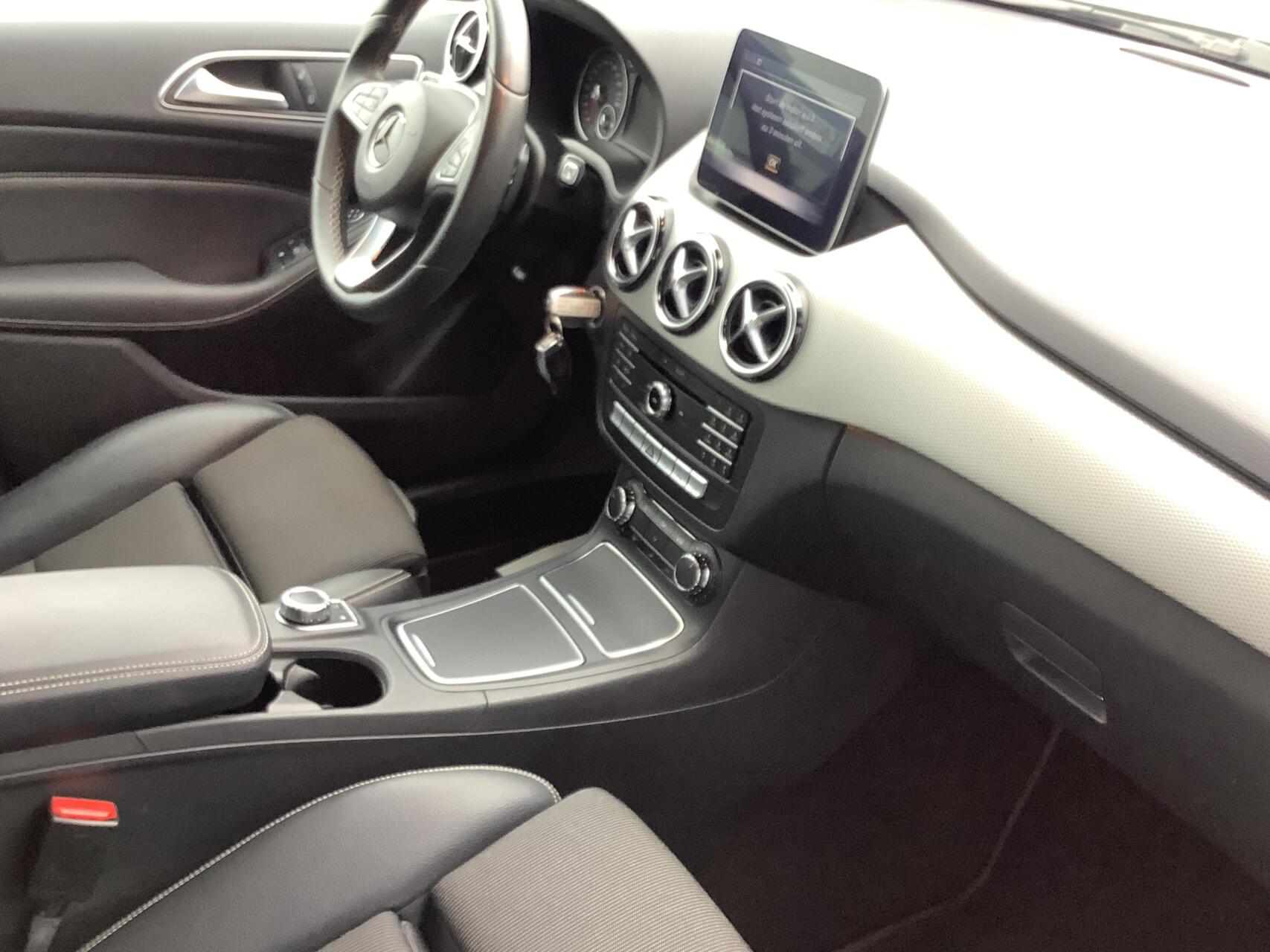 Foto van Mercedes-Benz B 200