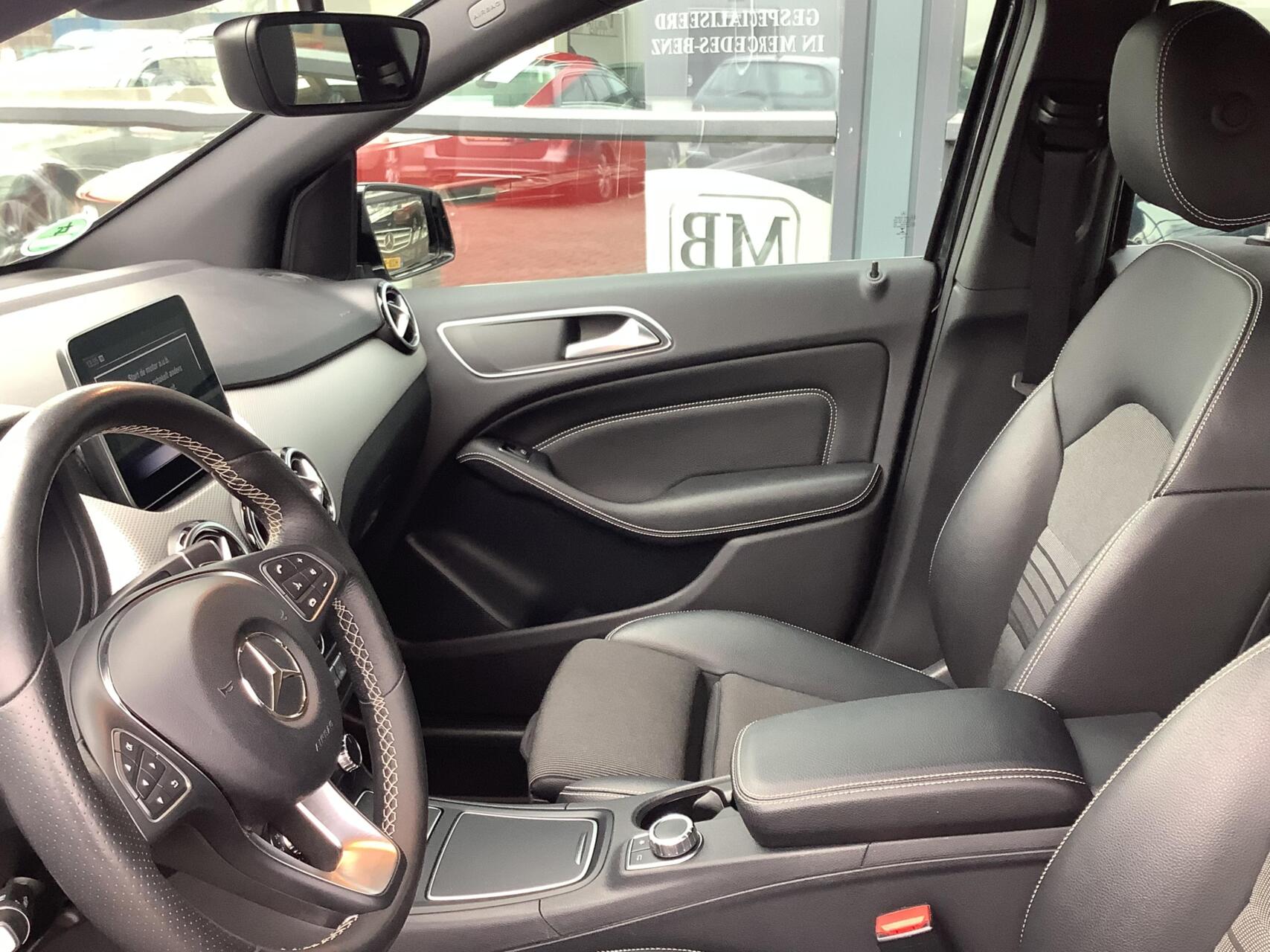 Foto van Mercedes-Benz B 200