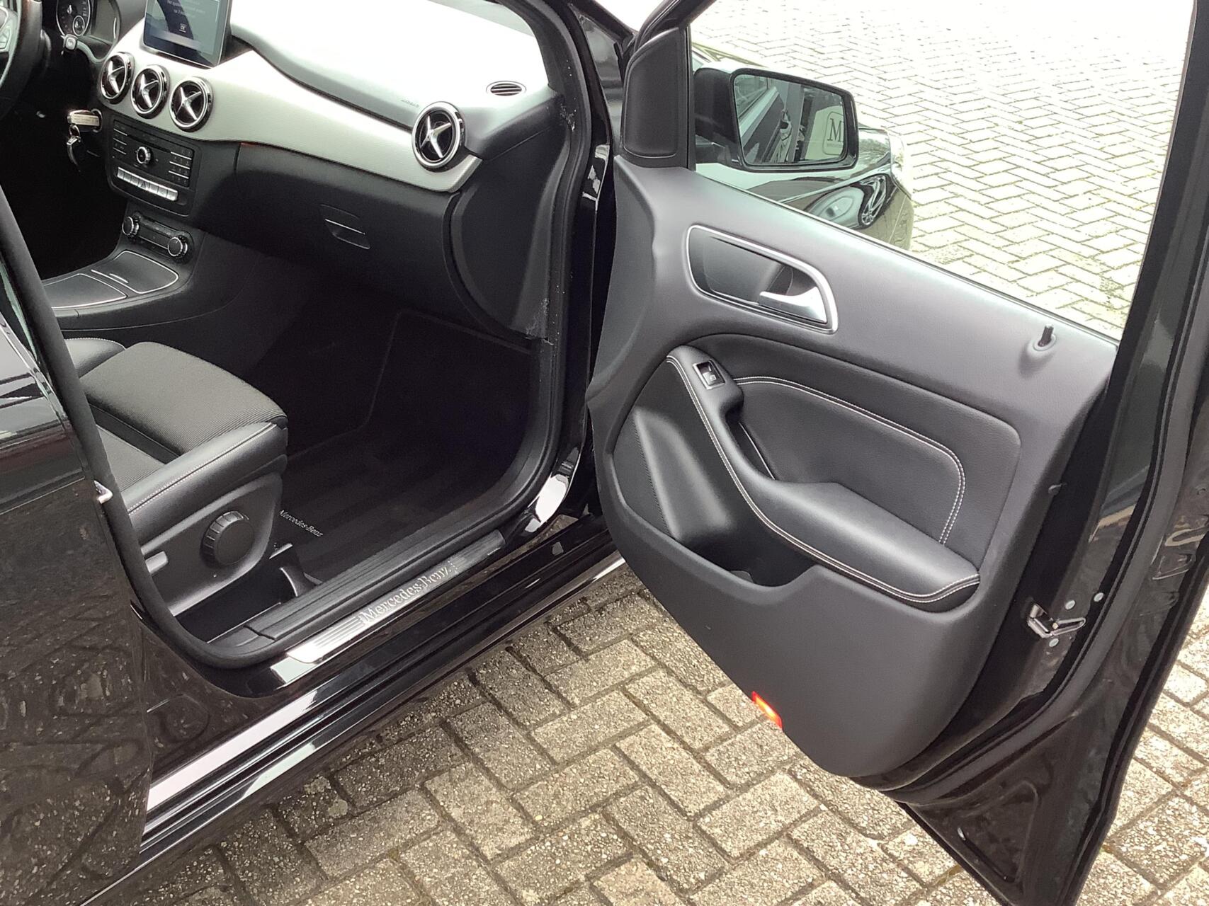 Foto van Mercedes-Benz B 200