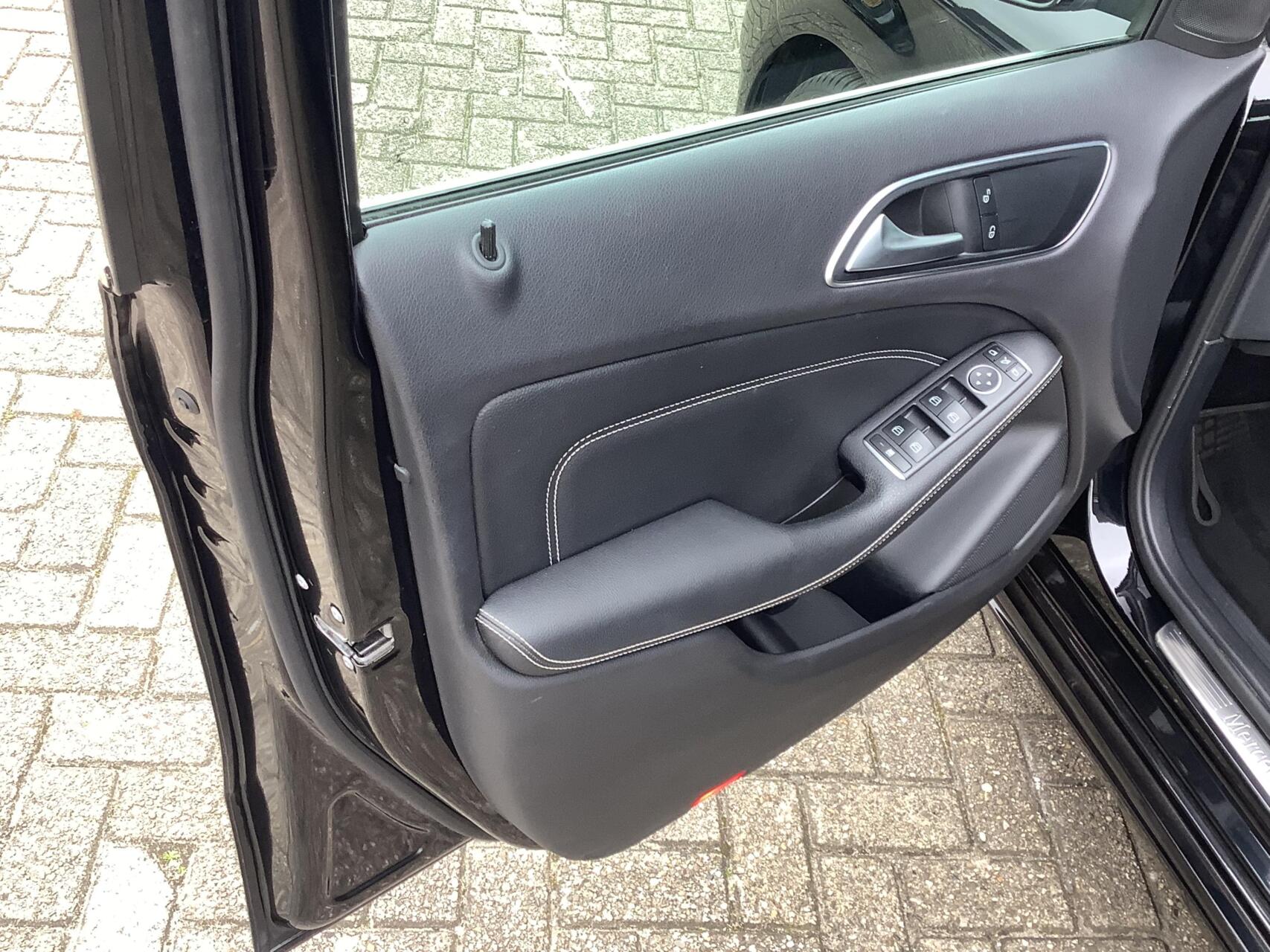 Foto van Mercedes-Benz B 200