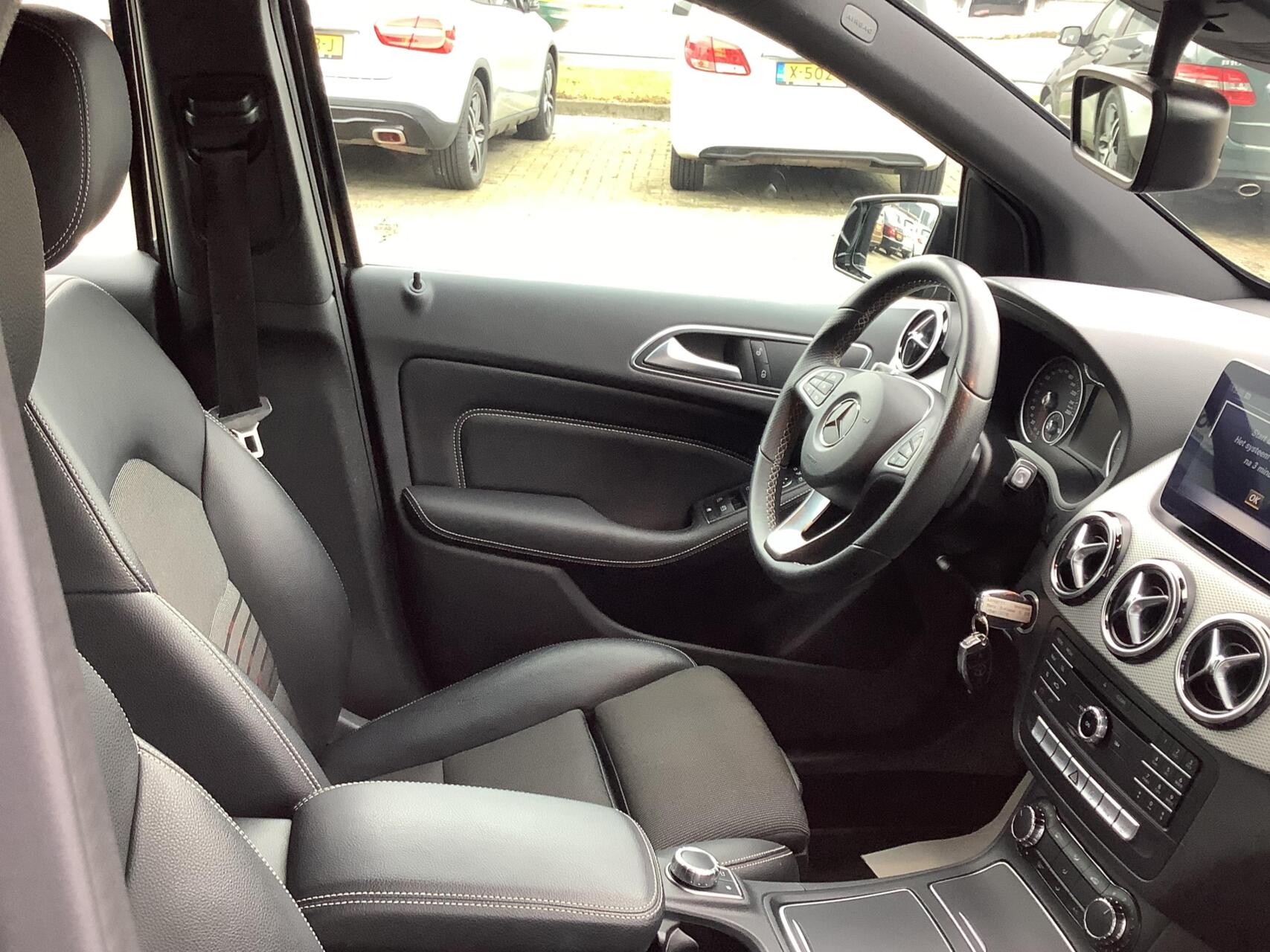 Foto van Mercedes-Benz B 200