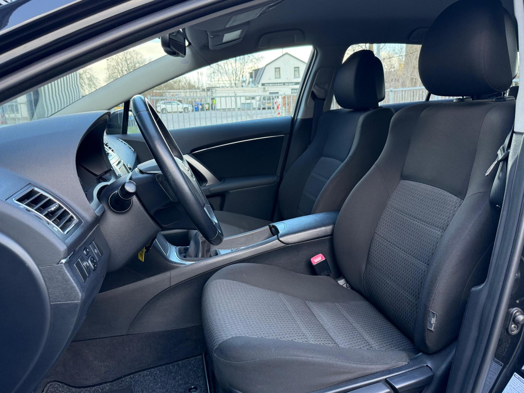 Foto van Toyota Avensis Wagon