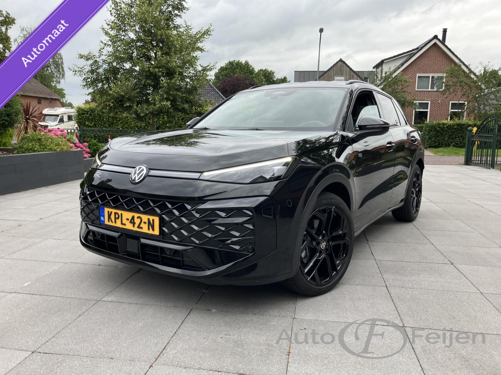Volkswagen T-roc 1.5 eTsi R-LINE FIRST EDITION  BLACK STYLE 19 INCH 2026 - voorkant