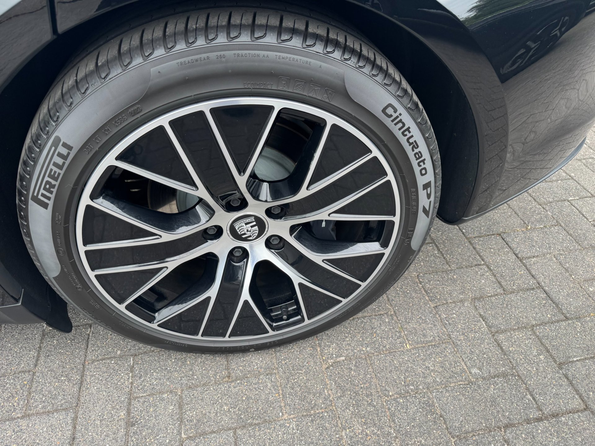 Foto van Porsche Taycan