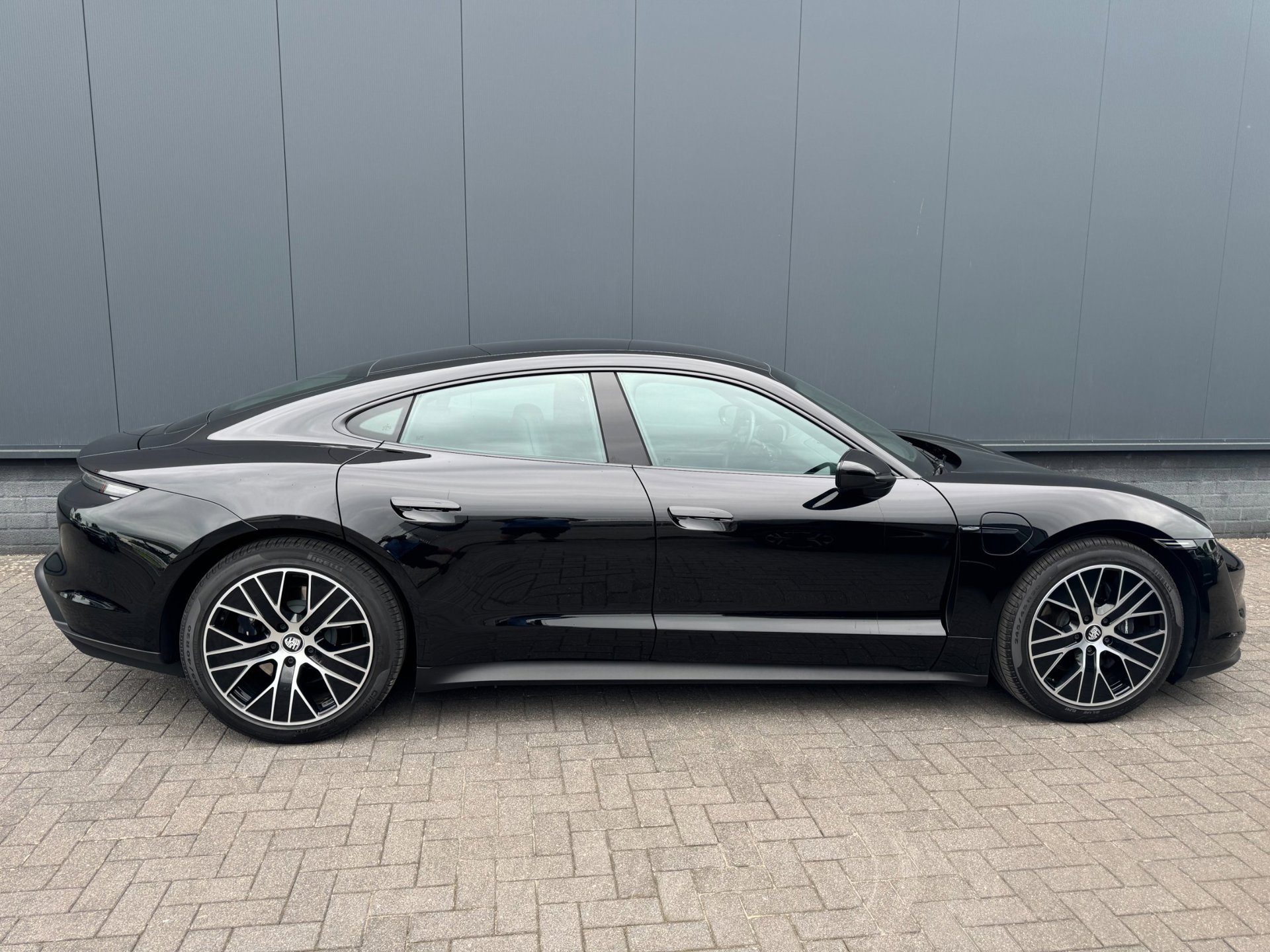 Foto van Porsche Taycan