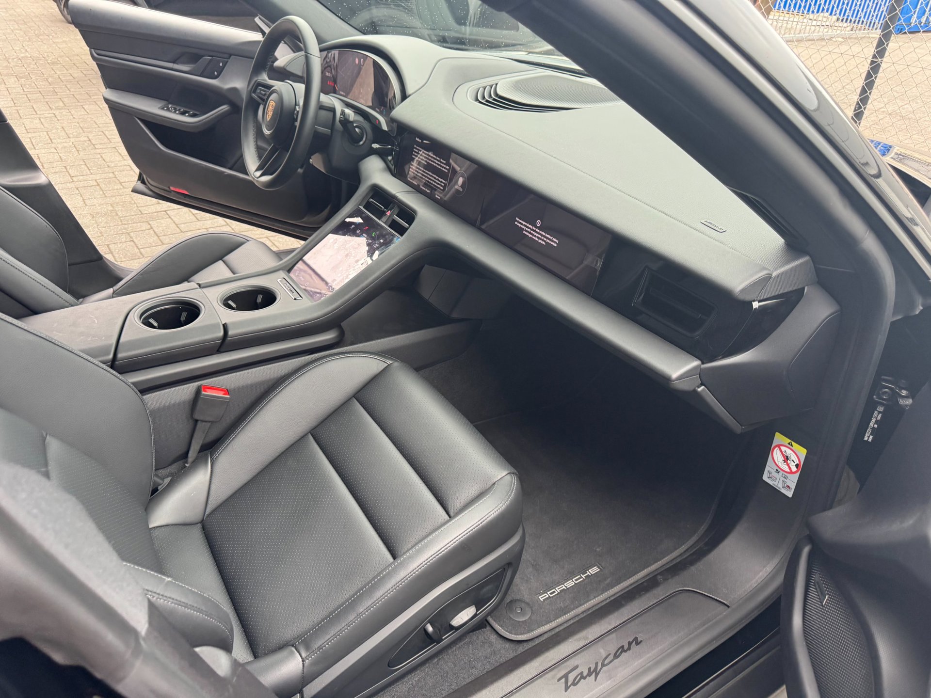 Foto van Porsche Taycan