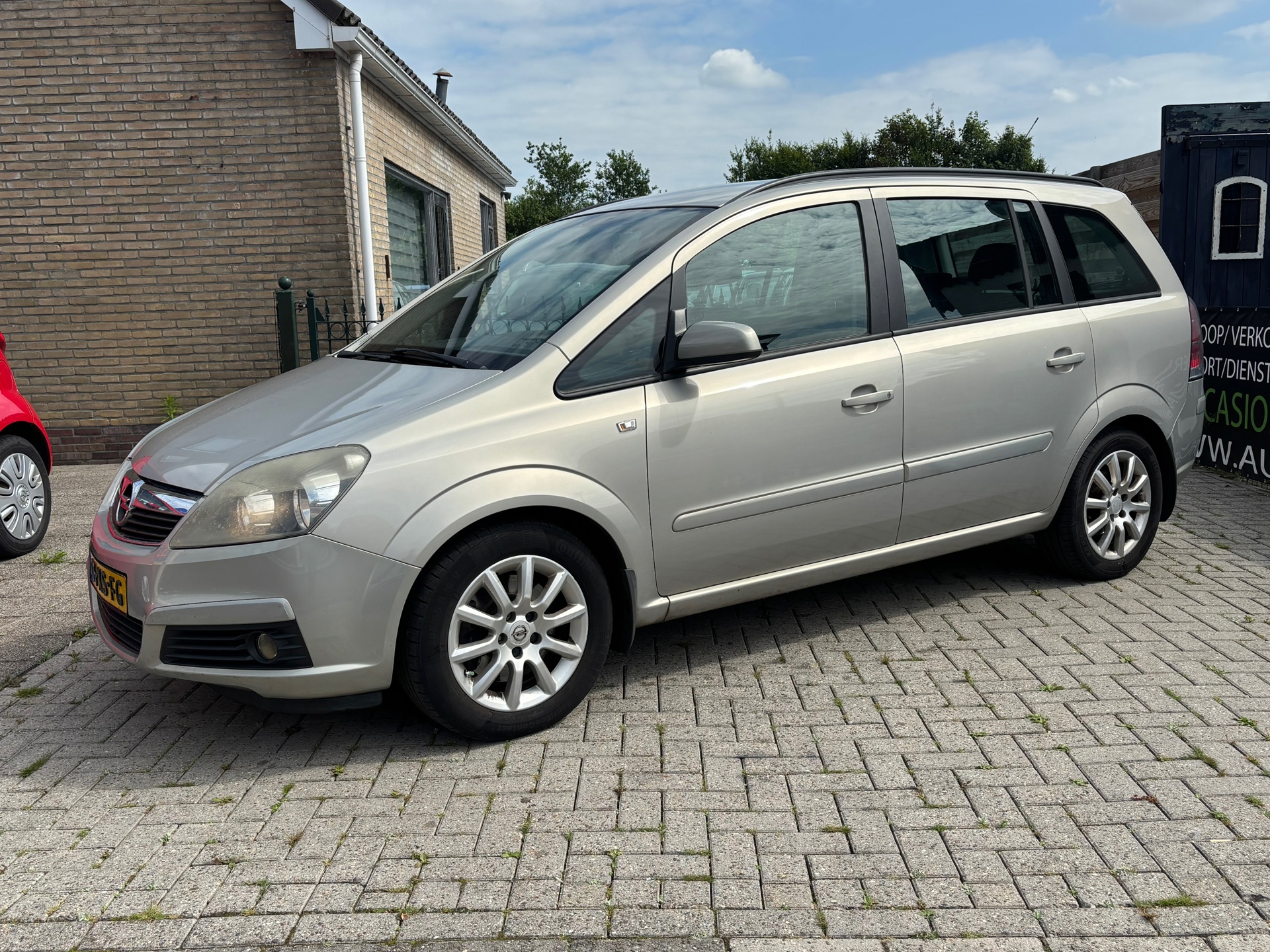 Opel Zafira 2.2 Temptation 7 persoon | airco | trekhaak | cruise | nieuwe apk ! 2007 - voorkant