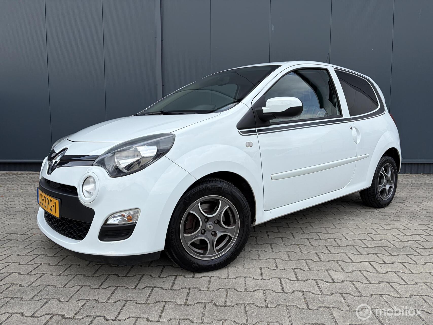 Renault Twingo 1.2 16V Collection Airco Cruise Pdc Nieuwe Apk 2013 - voorkant
