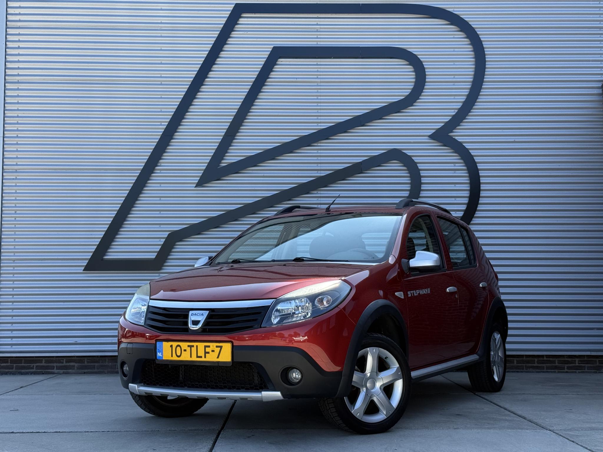 Dacia Sandero 1.6 Stepway 2012 - voorkant