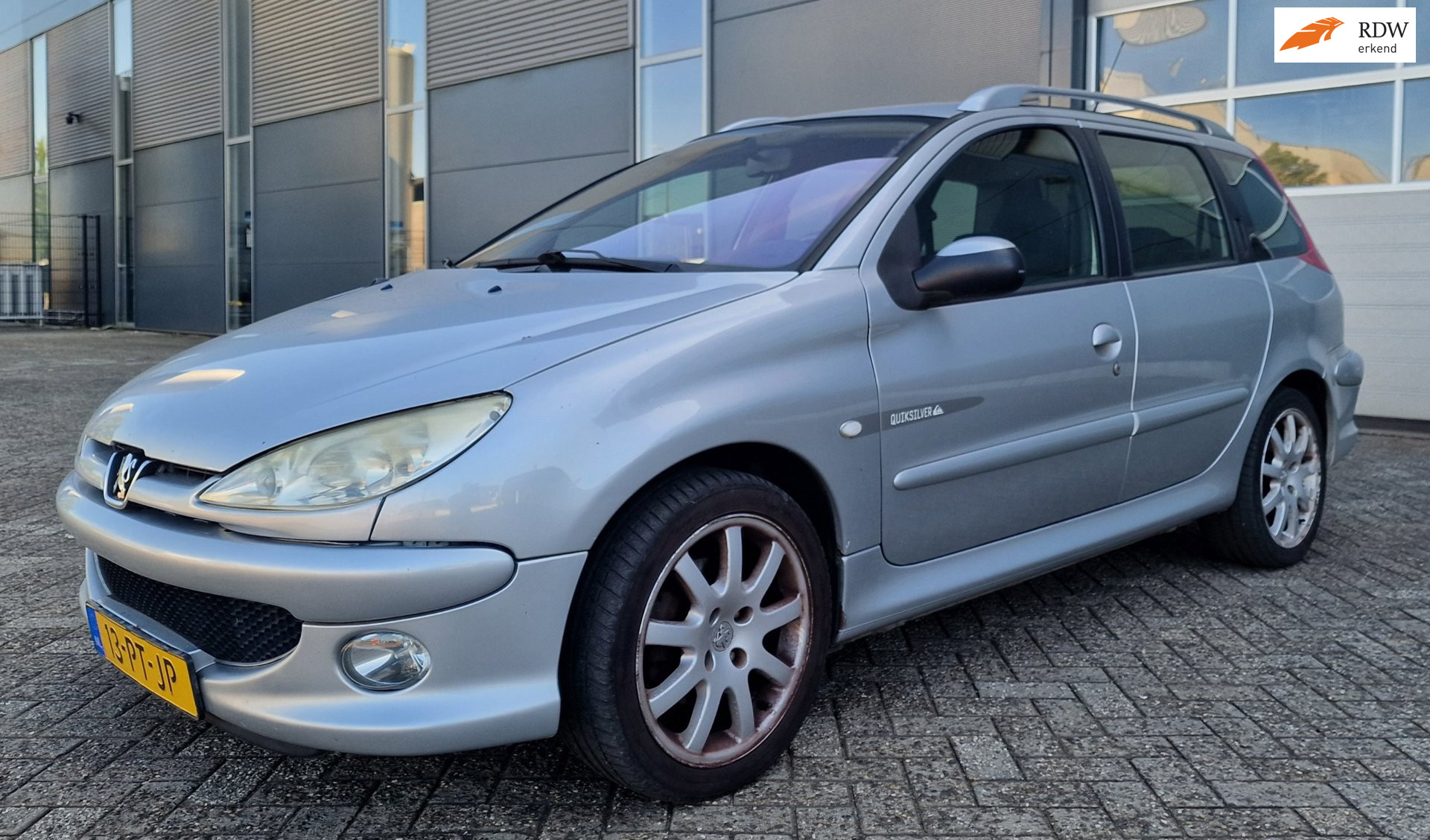 Peugeot 206 1.6-16V Quiksilver CARPLAY NAVI ELEC. PAKET 2004 - voorkant