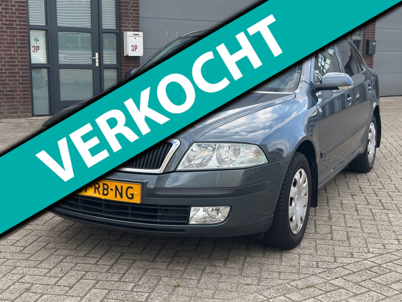 Skoda Octavia 1.6 Ambiente 75kWt 102p.k 2005 - voorkant