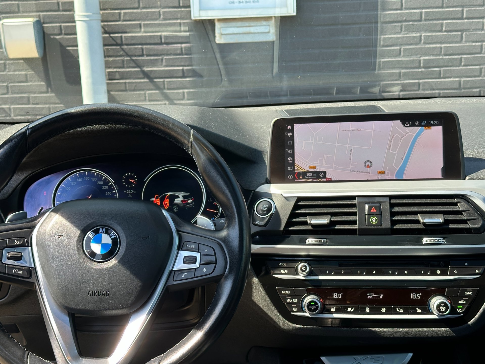 Foto van BMW X3 Xdrive20i