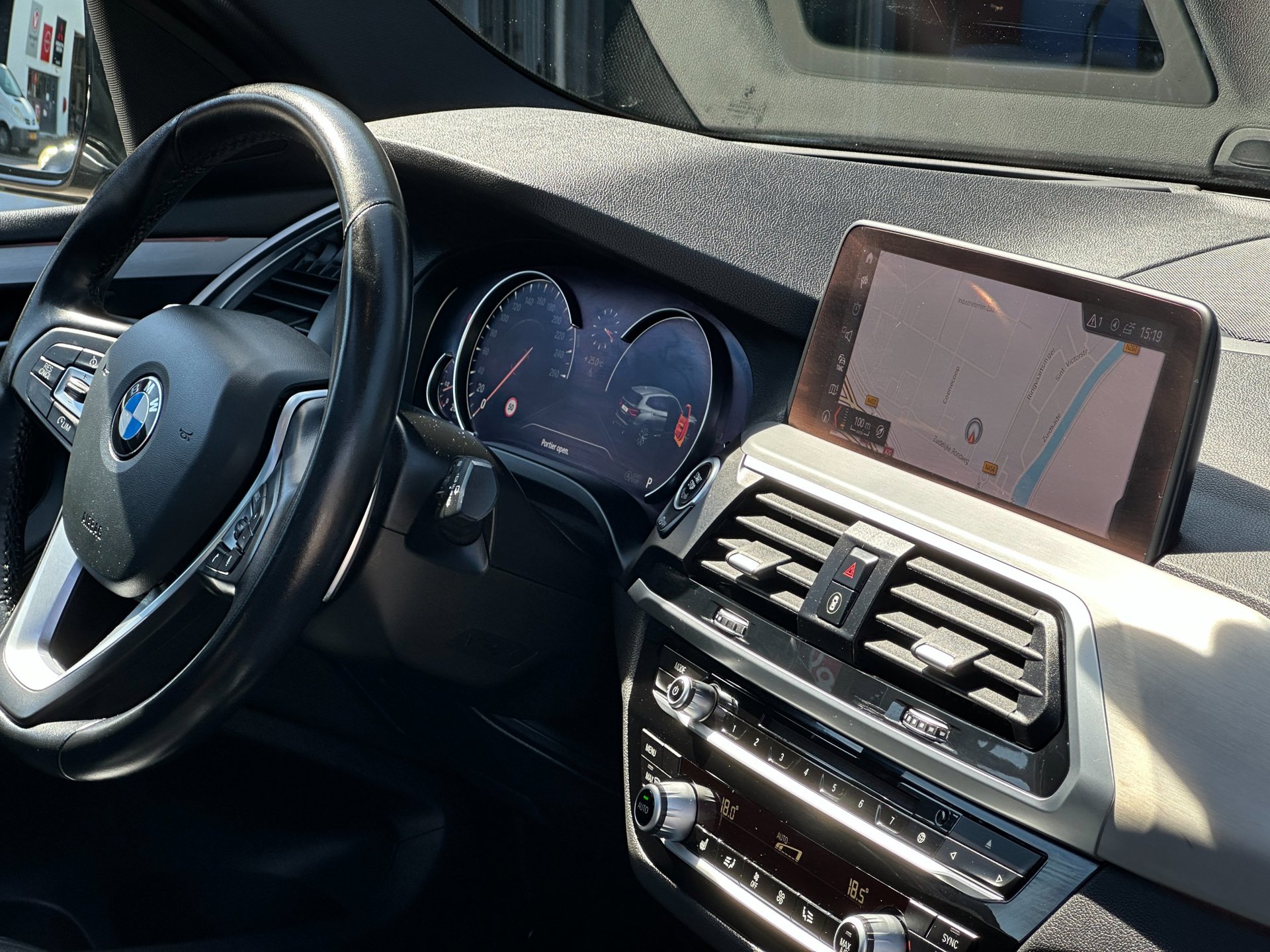 Foto van BMW X3 Xdrive20i
