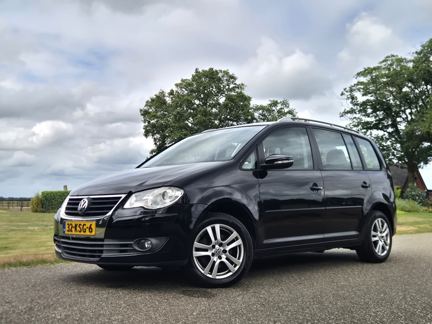 Volkswagen Touran 1.4 TSI Automaat, 5 persoons 2010 - voorkant