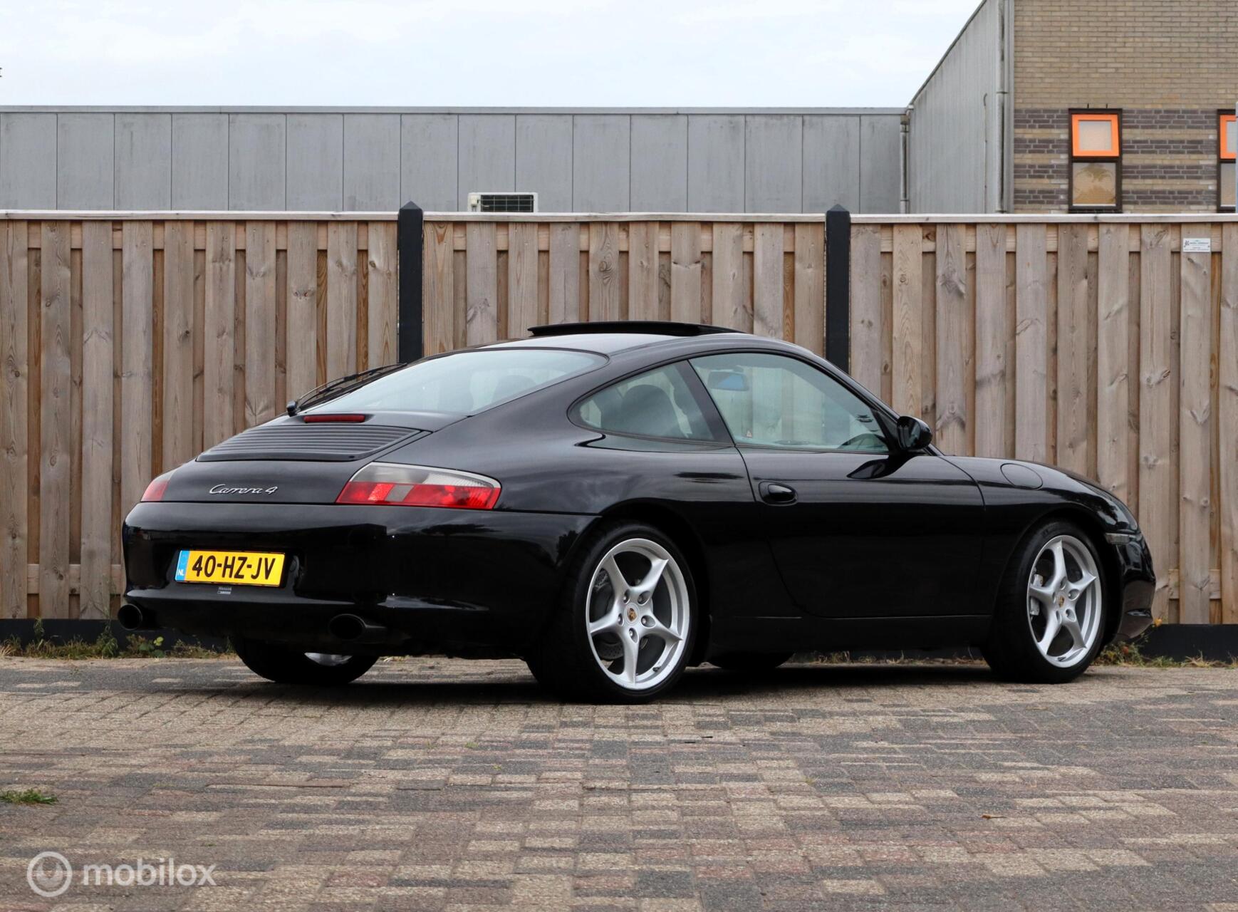 Foto van Porsche 911 Carrera