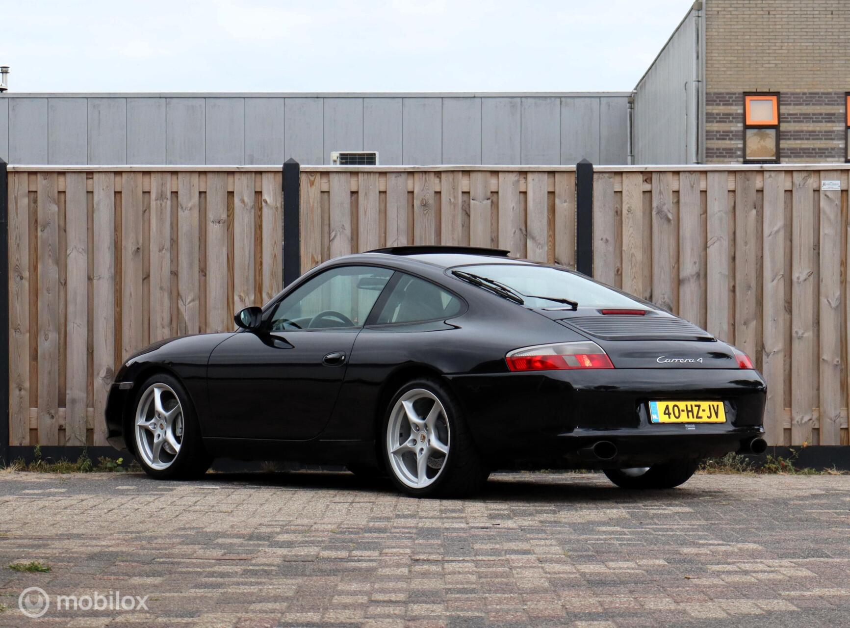 Foto van Porsche 911 Carrera