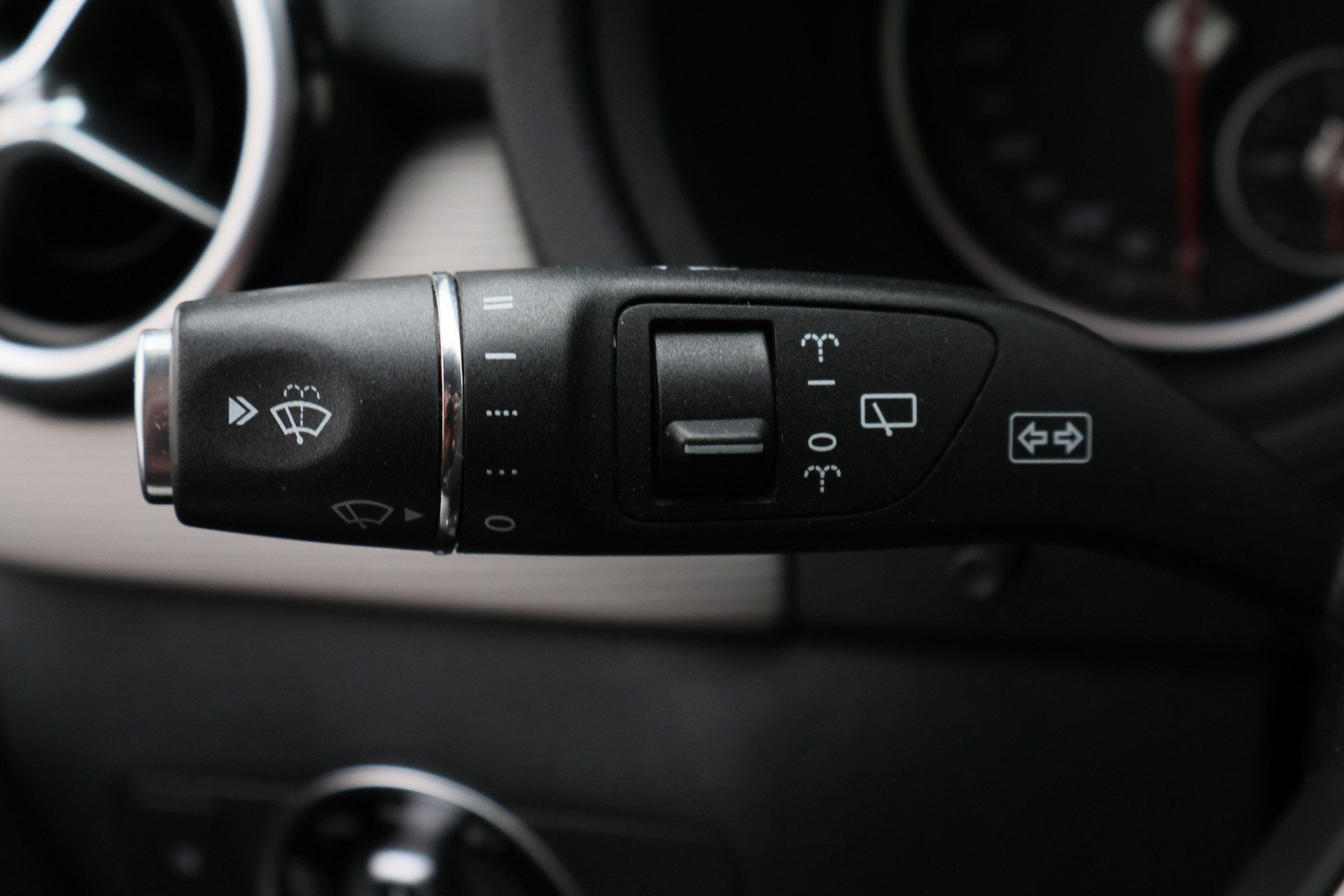 Foto van Mercedes-Benz B 180