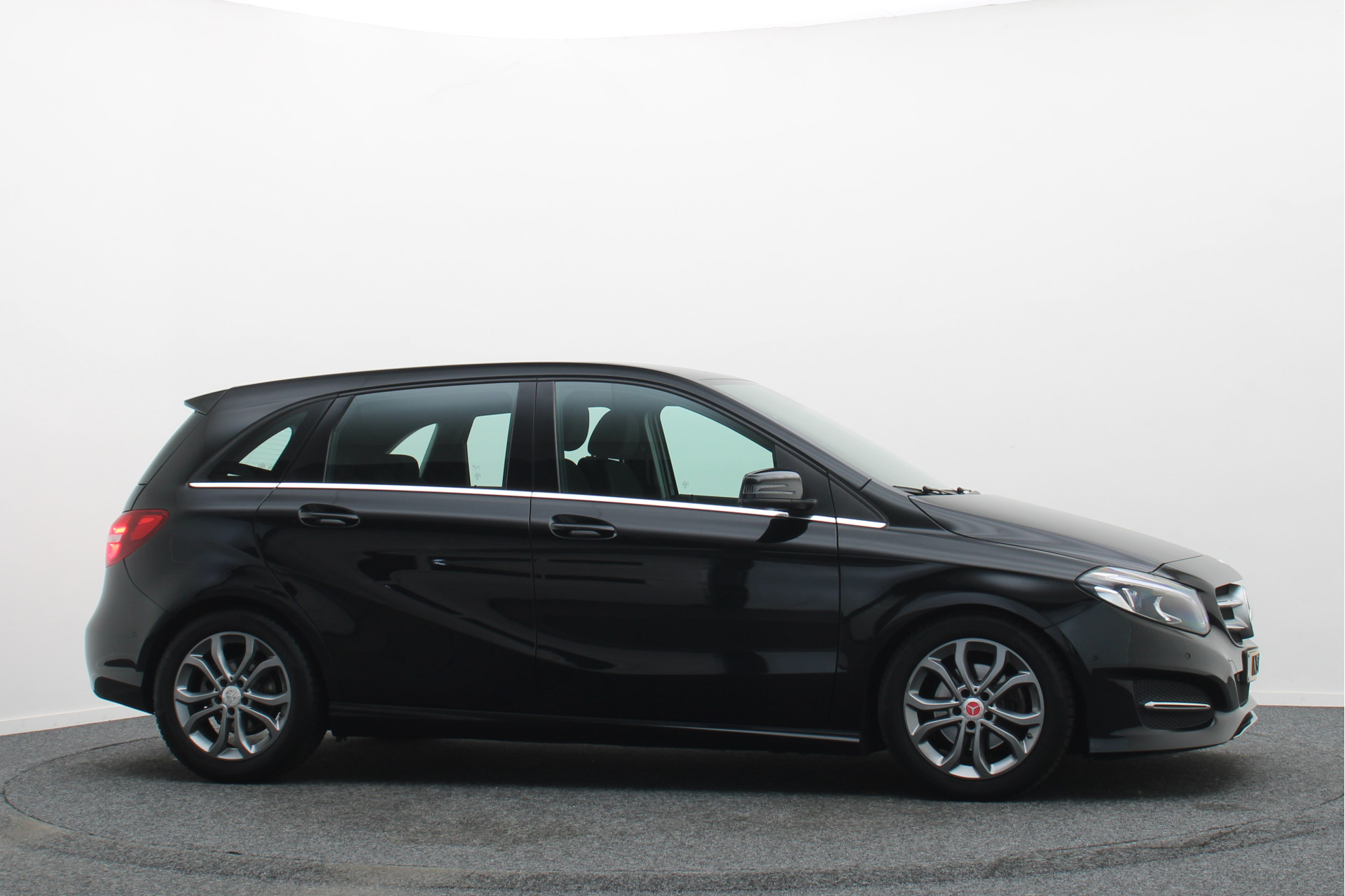 Foto van Mercedes-Benz B 180